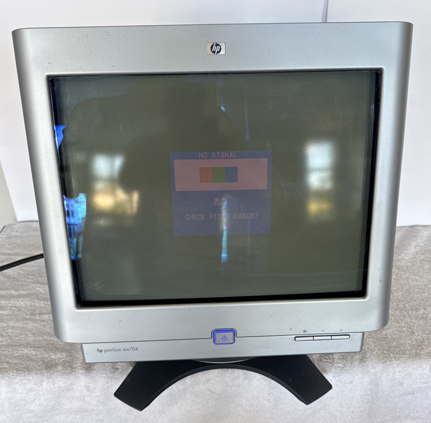 HP Pavilion X704 17" CRT Monitor VGA Retro Gaming Vintage Tested Works
