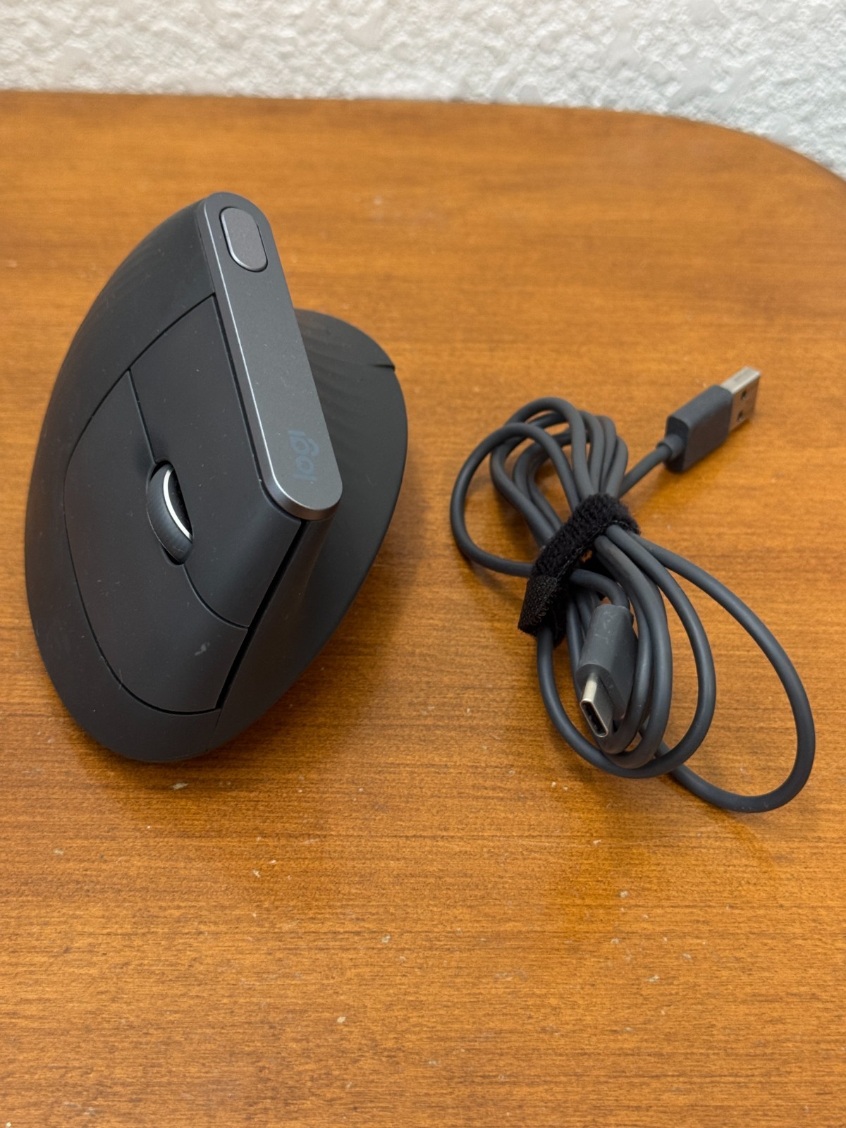 Logitech MX Vertical Wireless Ergonomic Mouse Bluetooth Unfying Multi-connect