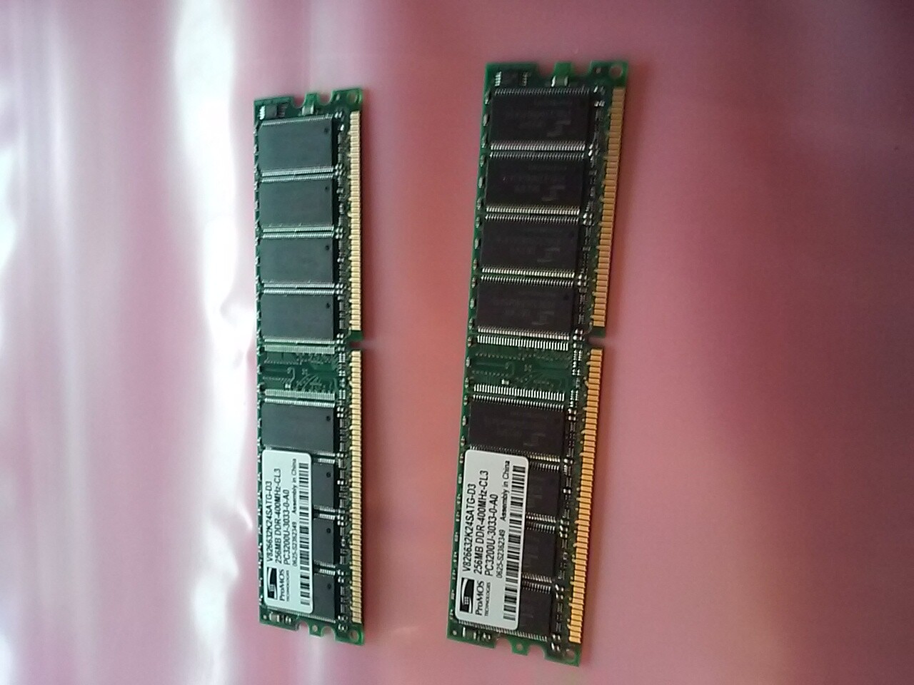 ProMOS V826632K24SATG-D3 256 MB DDR-400MHz-CL3 PC3200U-3033-0-A0 Lot of 2    