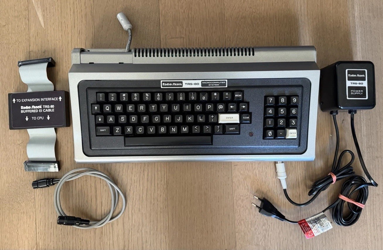 Vintage Radio Shack TRS-80 Computer 26-1006D Bundle No Monitor UNTESTED *READ*