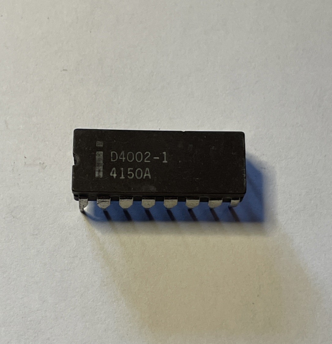 NOS Vintage Intel D4002-1 MOS RAM Rare Ceramic