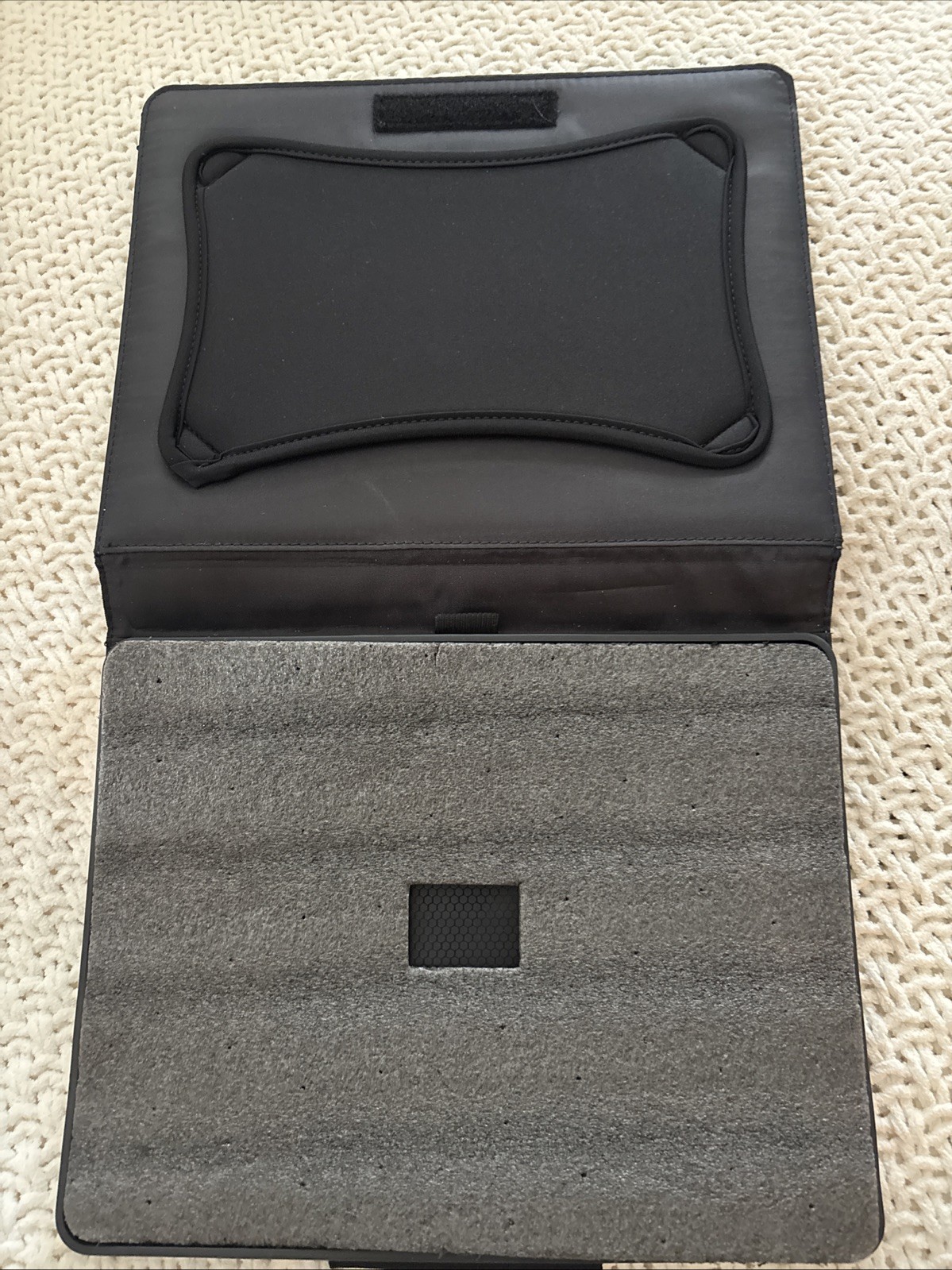 Brand New: Codi Nylon Folio w/ Mitt iPad Case 13”