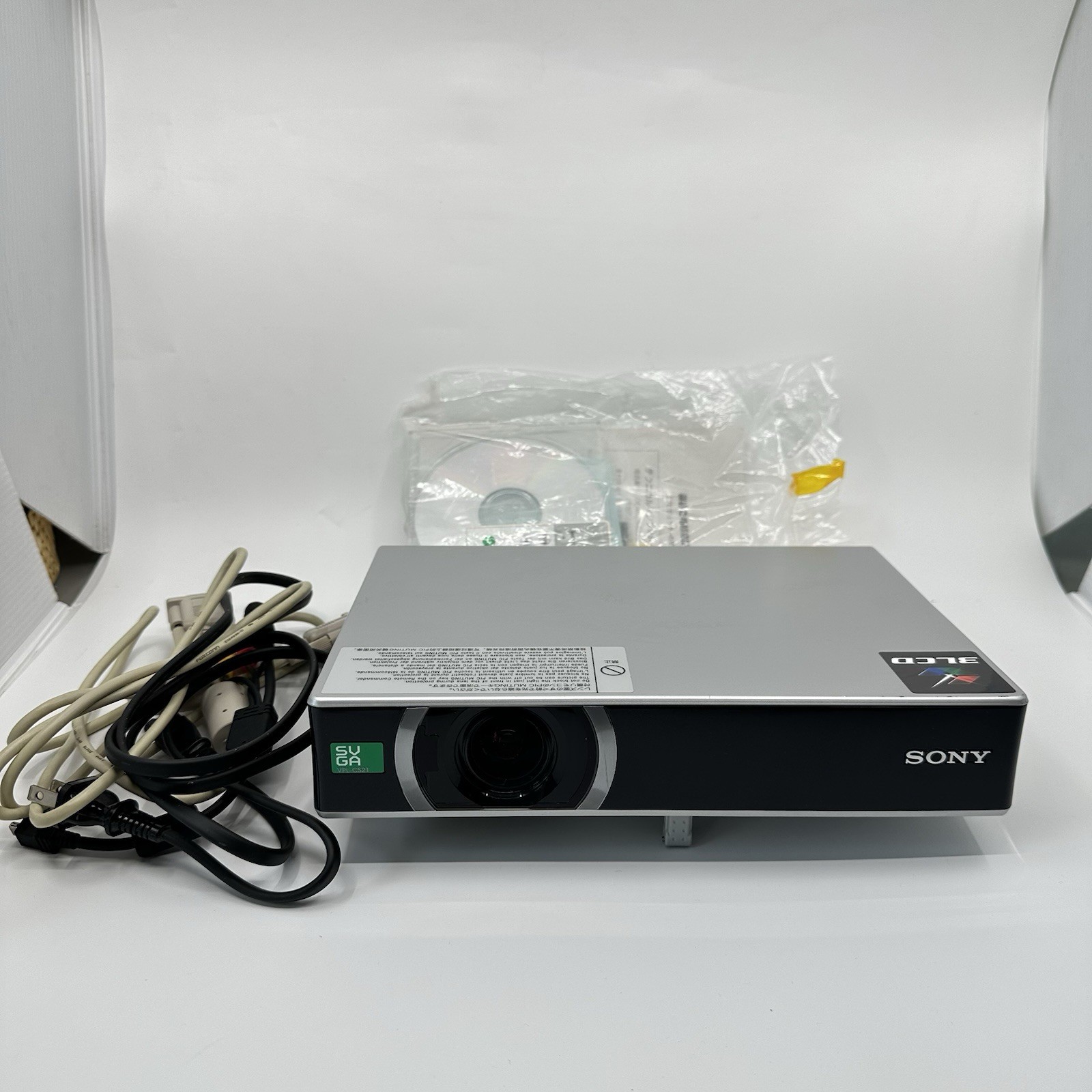 Sony VPL-CS21 3LCD SVGA Projector 800x600 Silver Black Composite Remote Case