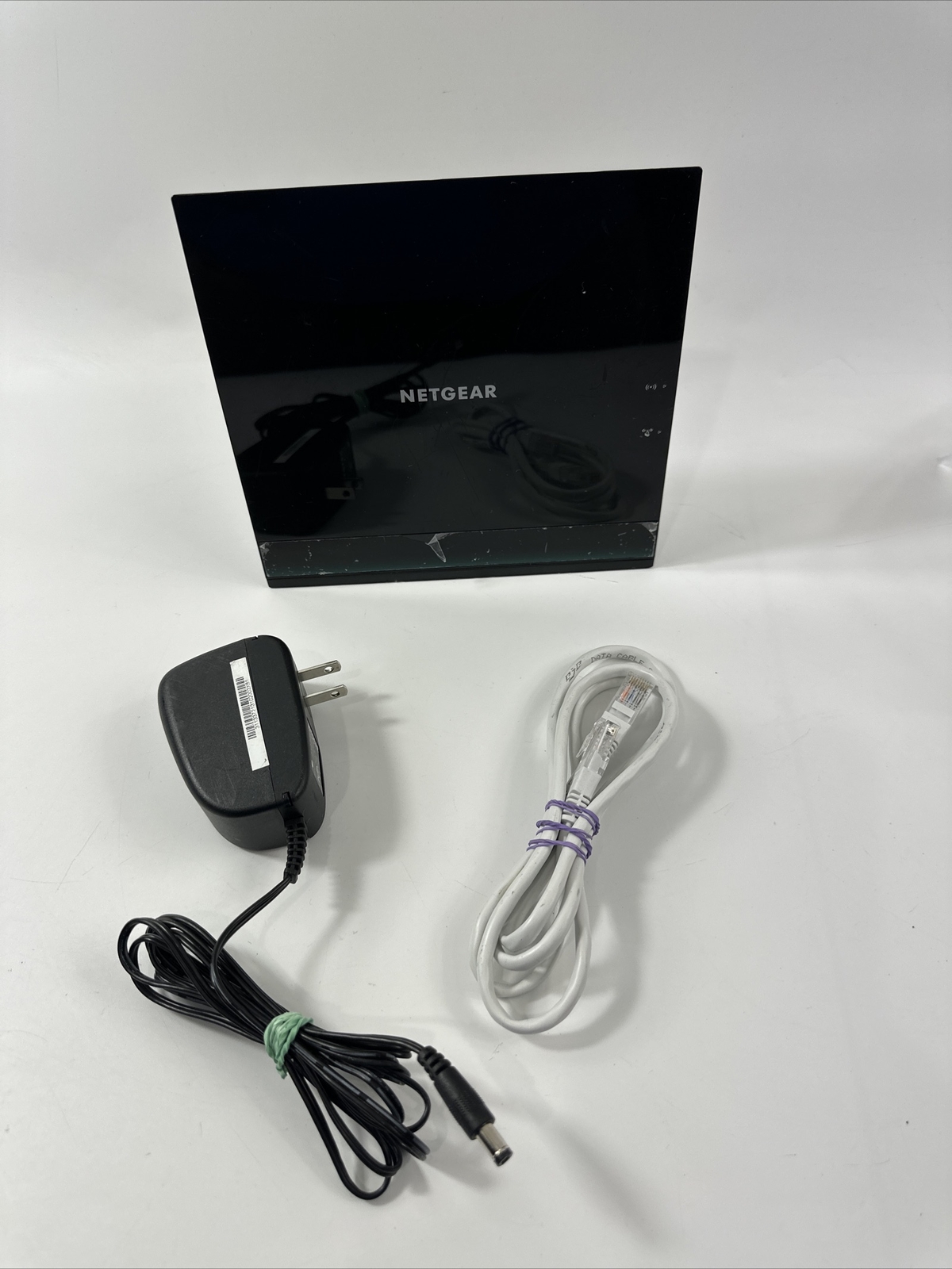 Netgear AC1200 StreamPro dual-band Wi-Fi wireless router R6100-100NAS
