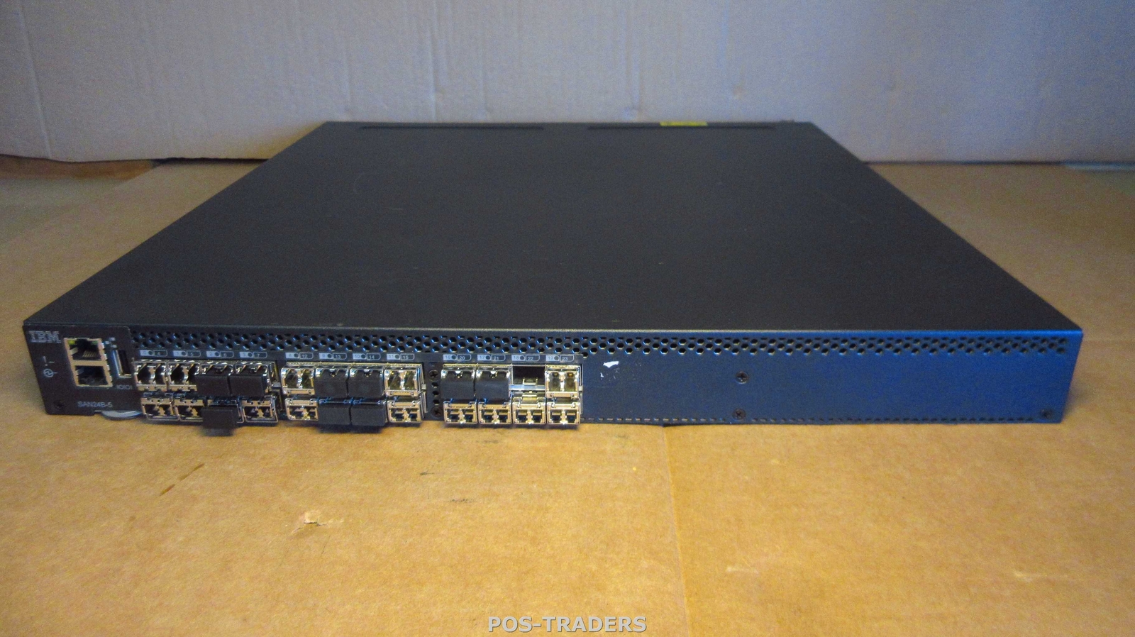 IBM SAN24B-5 SAN Switch 24-Port 16Gb Fibre Channel 98Y3706 2498-24G + 23x 8G SFP