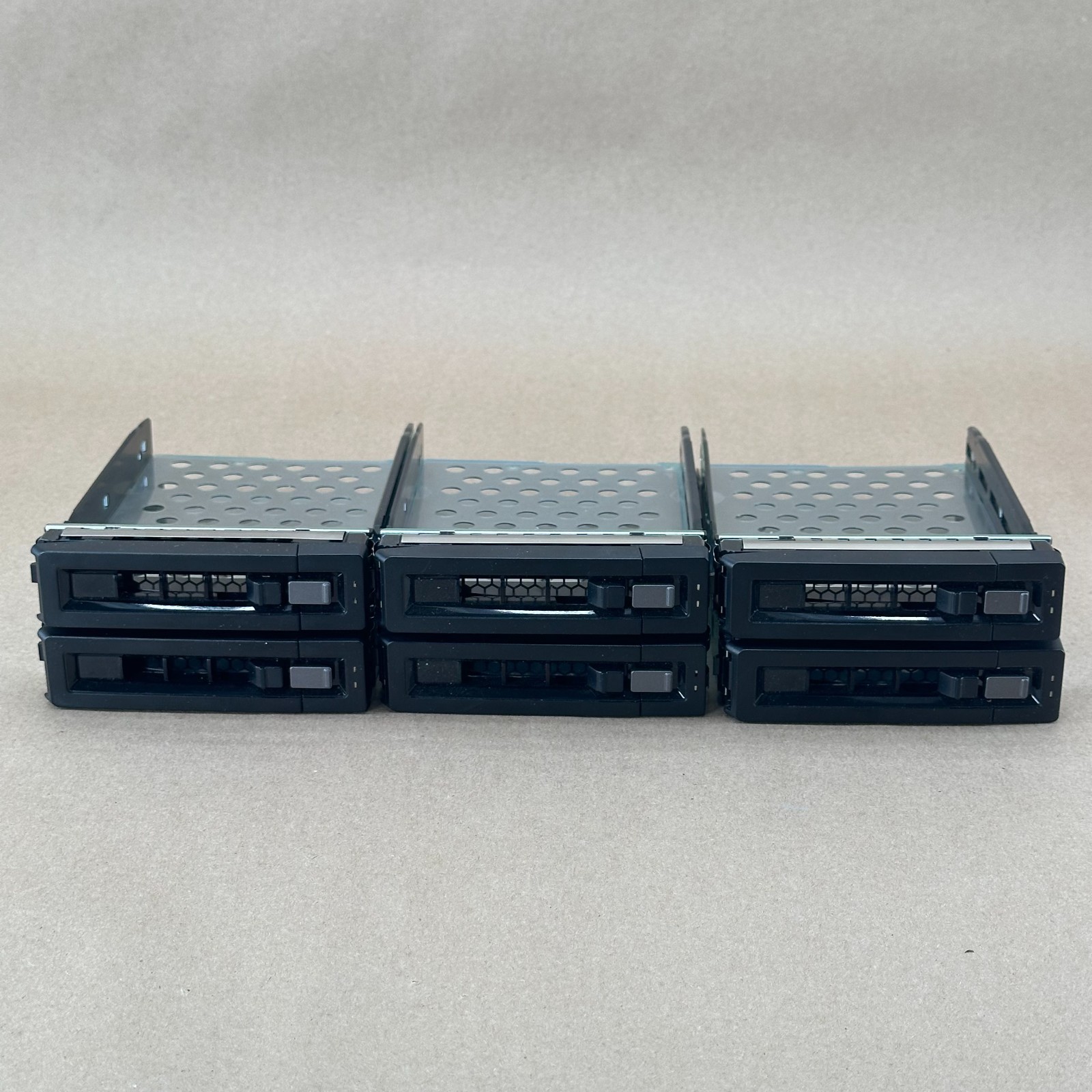 Lot of 6 QNAP 41325-001554-01-RS 3.5in HDD Hard Drive Caddy Trays NAS