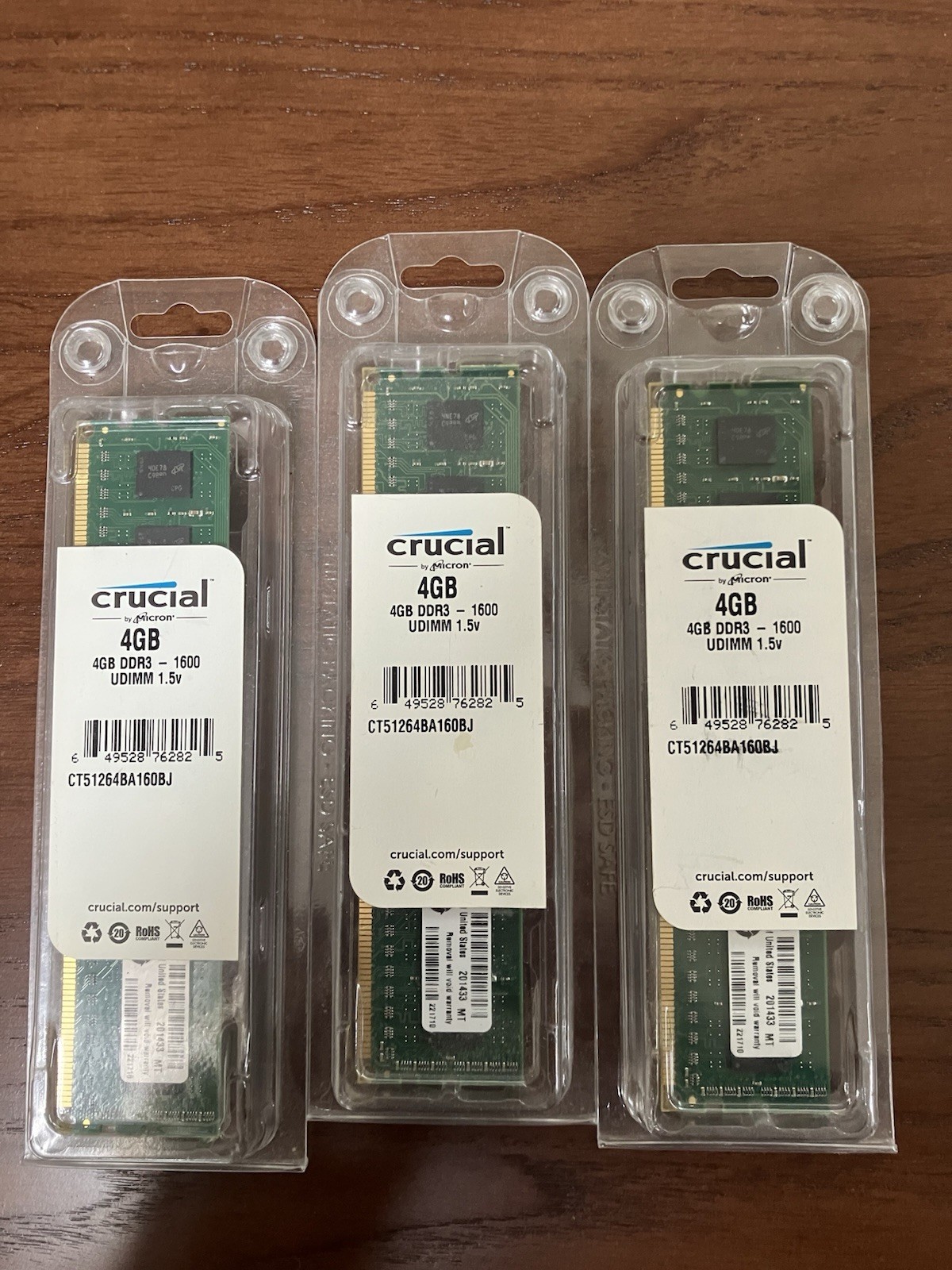 Crucial 12GB (3x4GB) DDR3-1600 UDIMM Desktop RAM CT51264BA160BJ