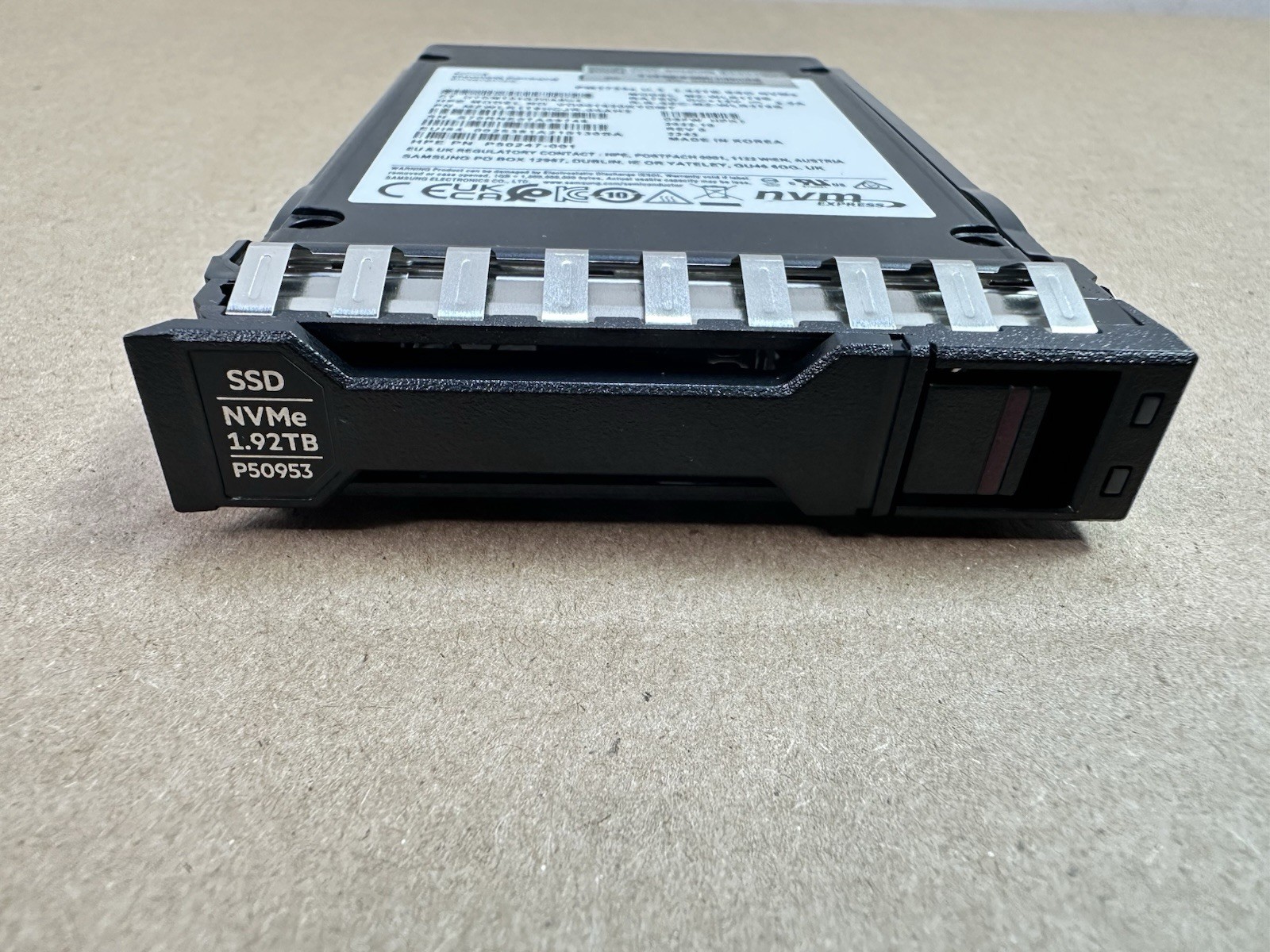 HPE PM1733A 1.92TB NVMe U.3 x4 BC Tray 2.5 SFF SSD P50953-001 Solid State Drive