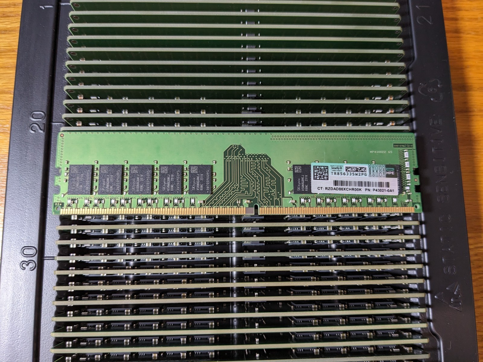 Hynix 16gb PC4-3200AA 1Rx8 DDR4 ECC UDIMM Unbuffered Memory HMAA2GU7CJR8N-XN
