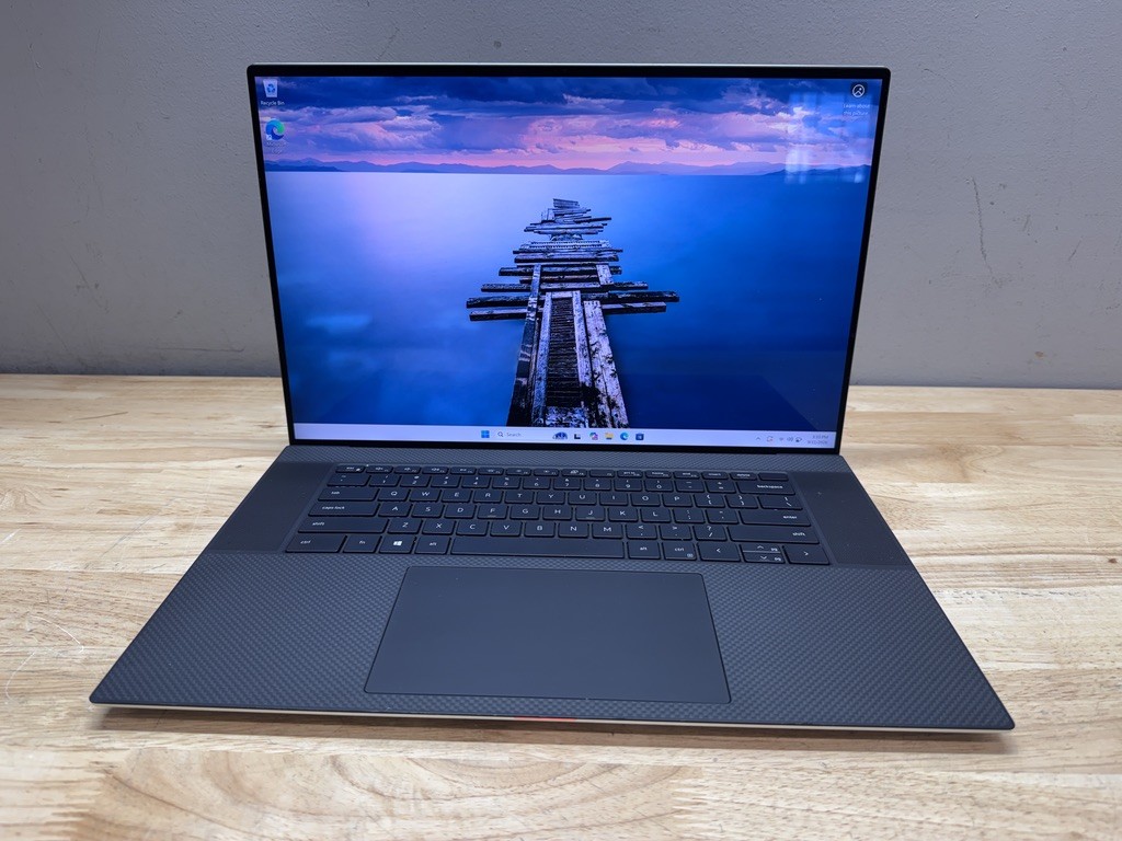 Dell XPS 17 9700 17.3” 4K TOUCHSCREEN Laptop Intel Core i7, 1TB SSD, 32GB, W11