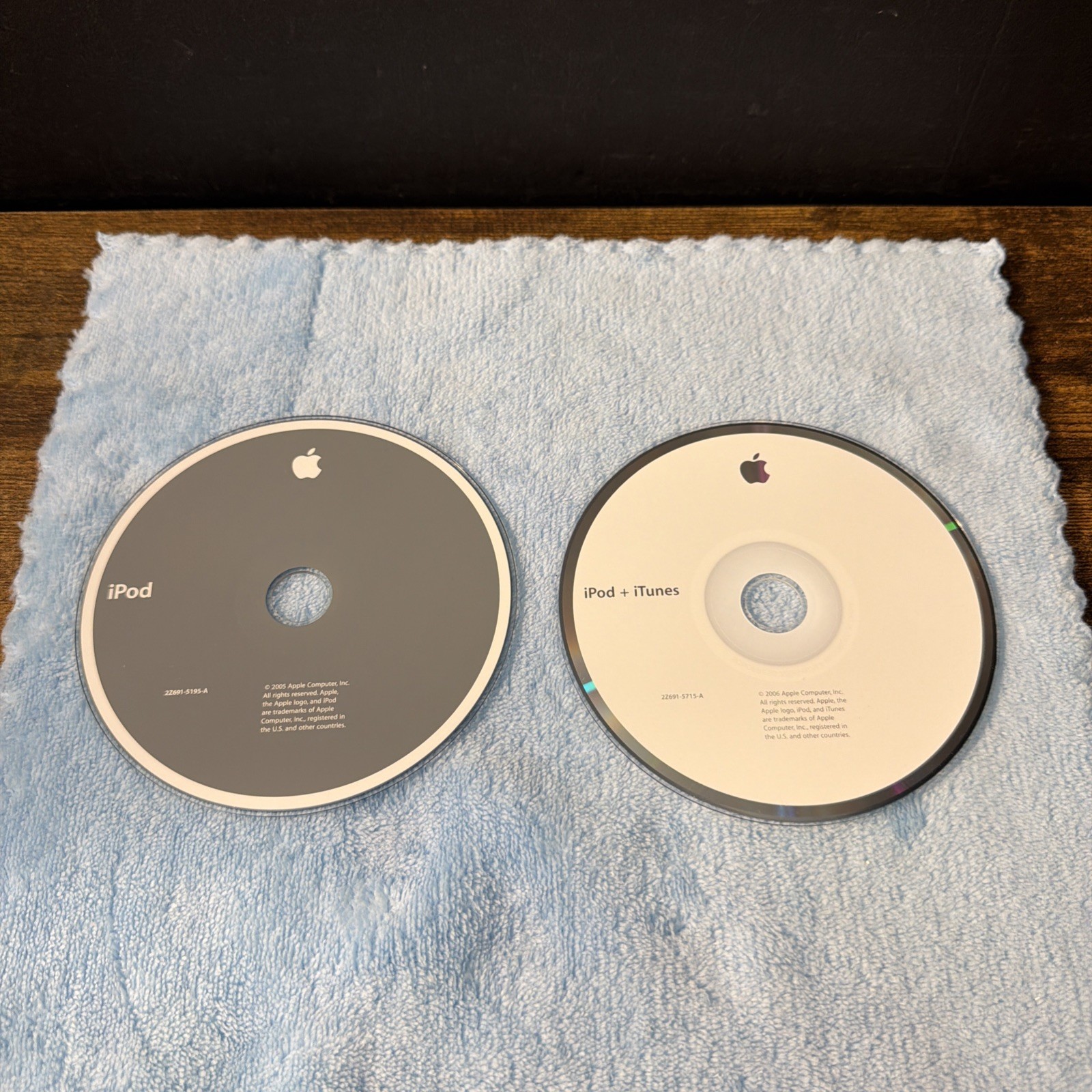 Lot of 2 Apple iPod + iTunes Software Installation Discs CD-ROM from 2005 & 2006