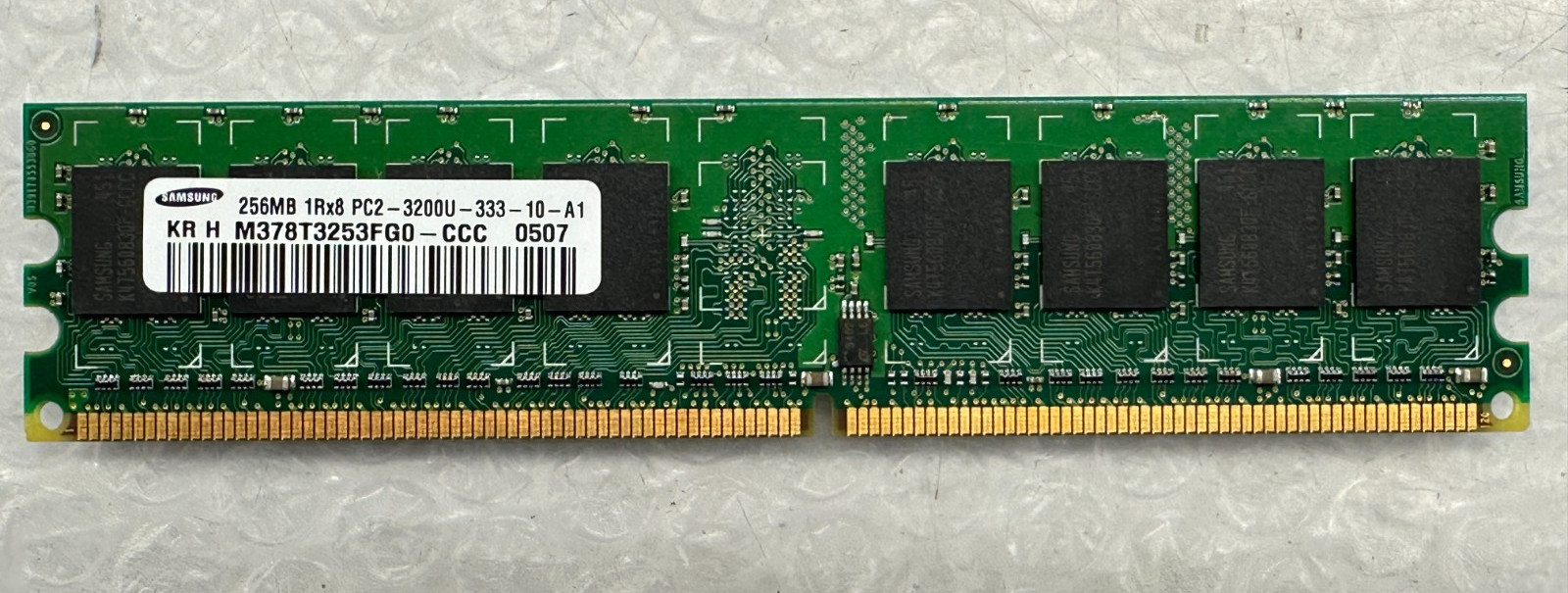 SAMSUNG M378T3253FG0-CCC 0504 256mb 1Rx8 pc2-3200U-333-10-A1