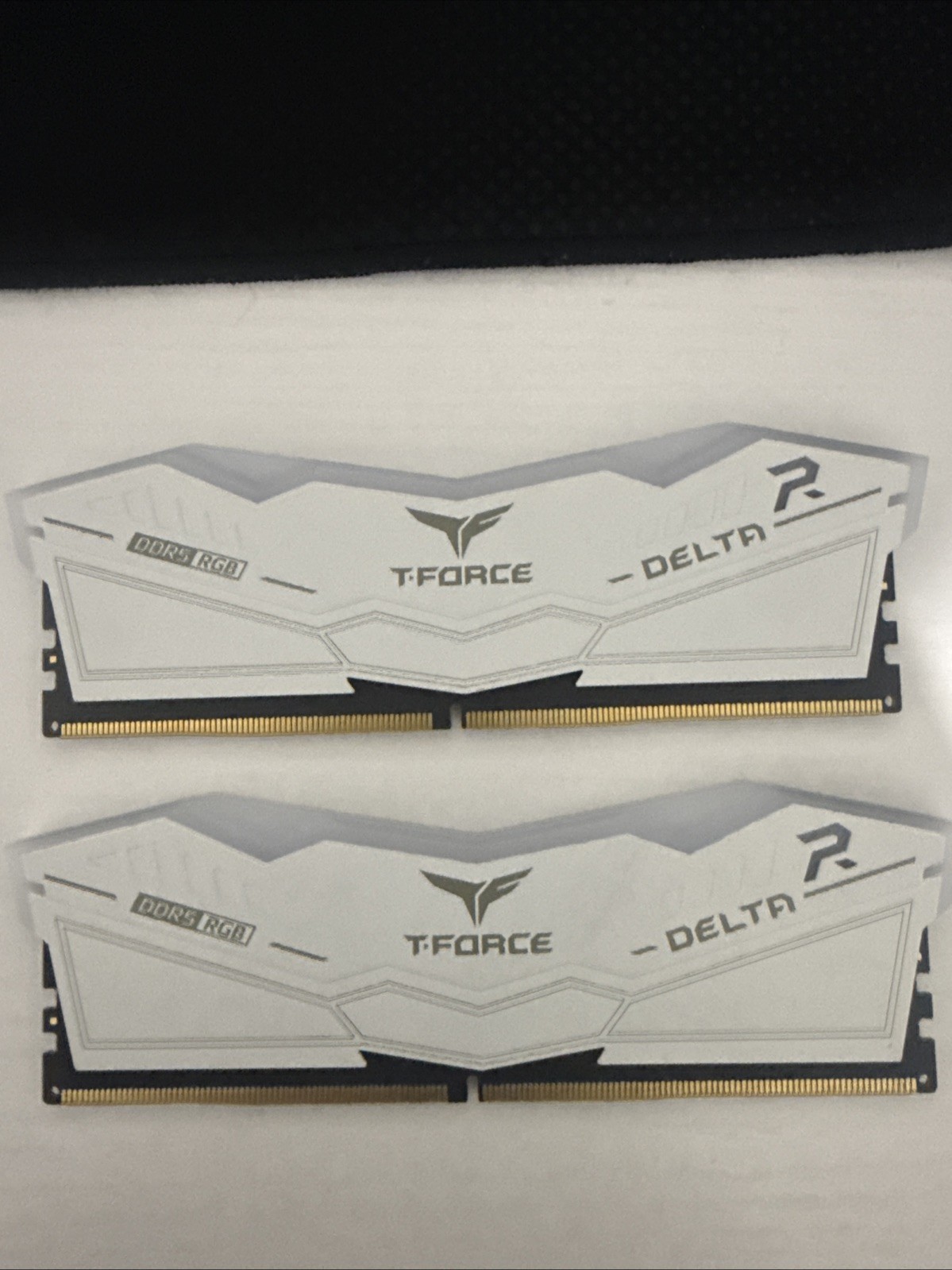 TeamGroup T-Force Delta RGB 32GB (2x16GB) RAM DDR5 6000MHz FF4D516G6000HC38ABK