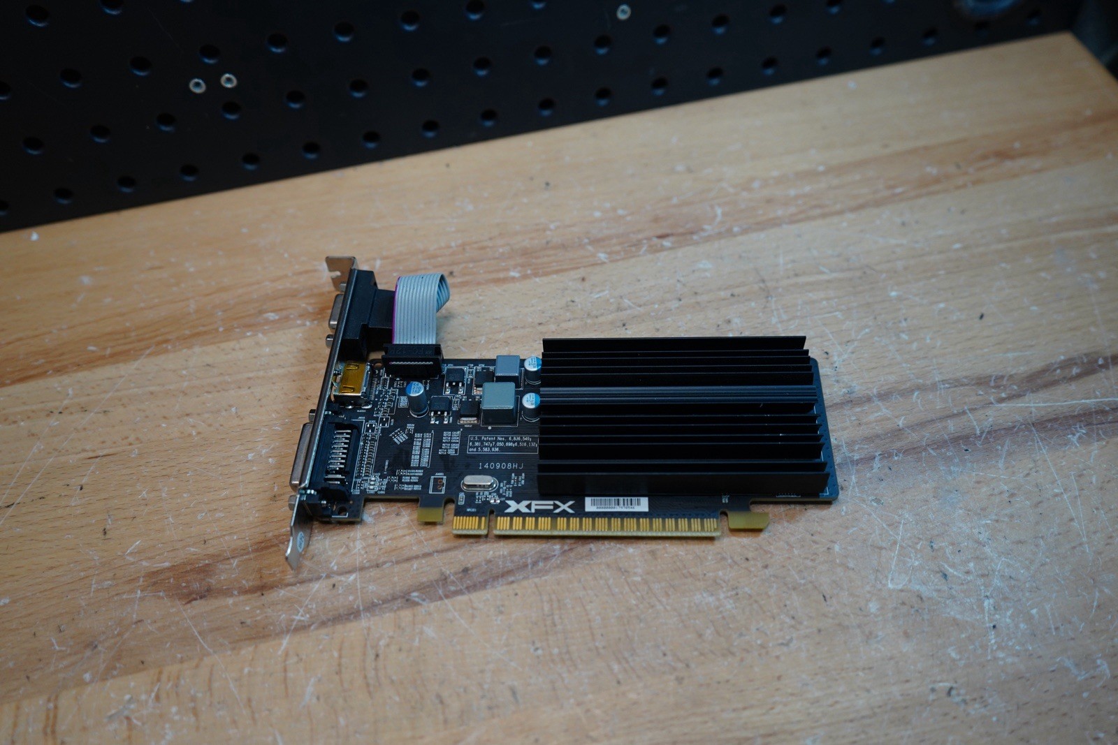 (L) XFX Radeon HD-545X-YQ HD 5450 512MB DDR3 Graphic Video Card
