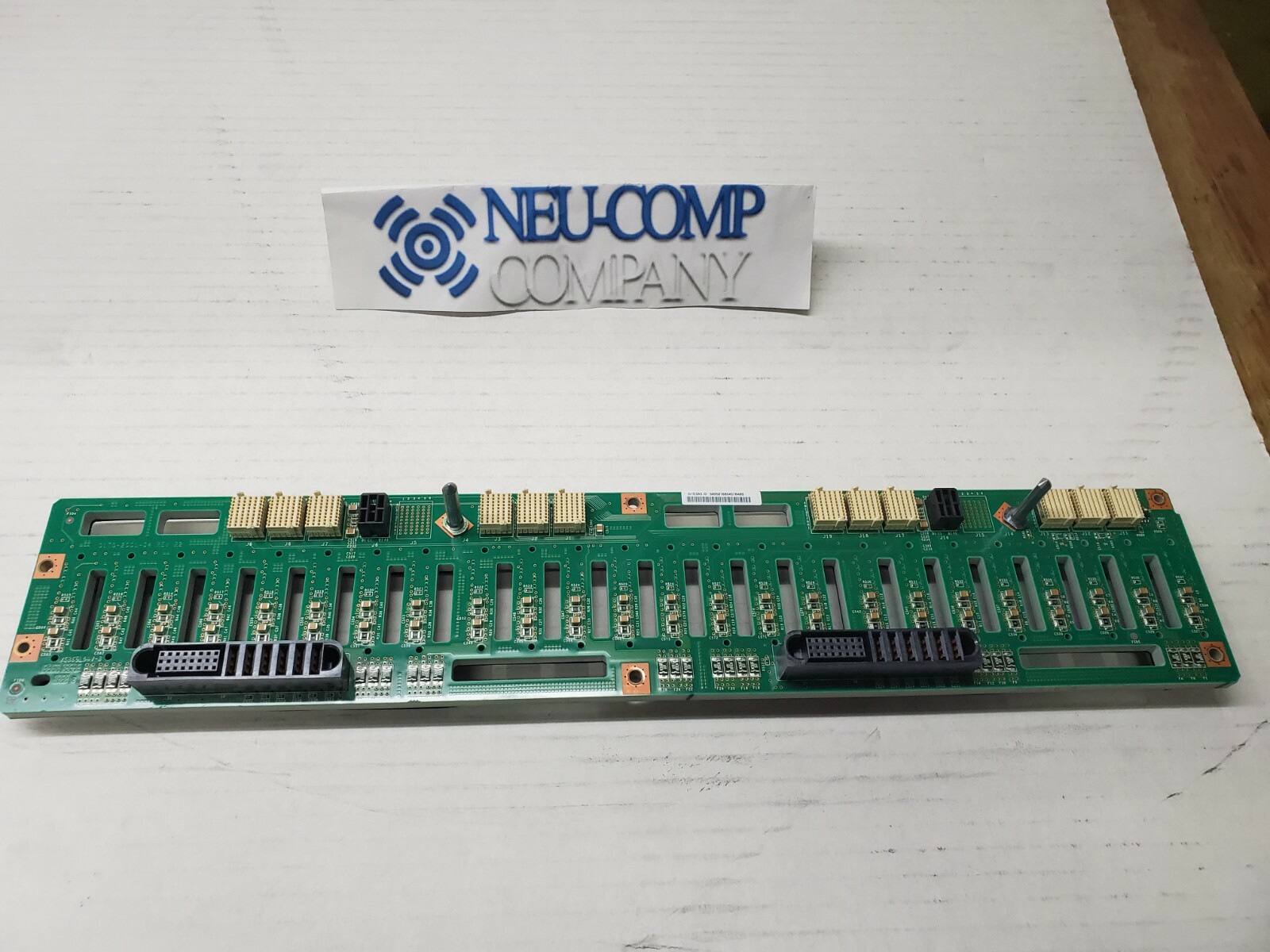 IBM 207224C 207224E 2072S2C 2072SEU Storwize V3700 SFF Midplane 00Y2422 00Y2441
