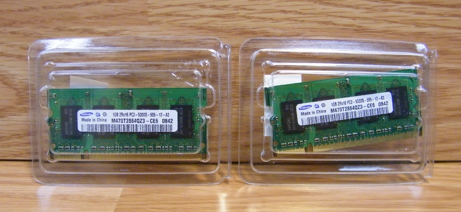 Lot of 2 Genuine Samsung 1GB (M470T2864QZ3-CE6) Memory Sticks Only **READ** 