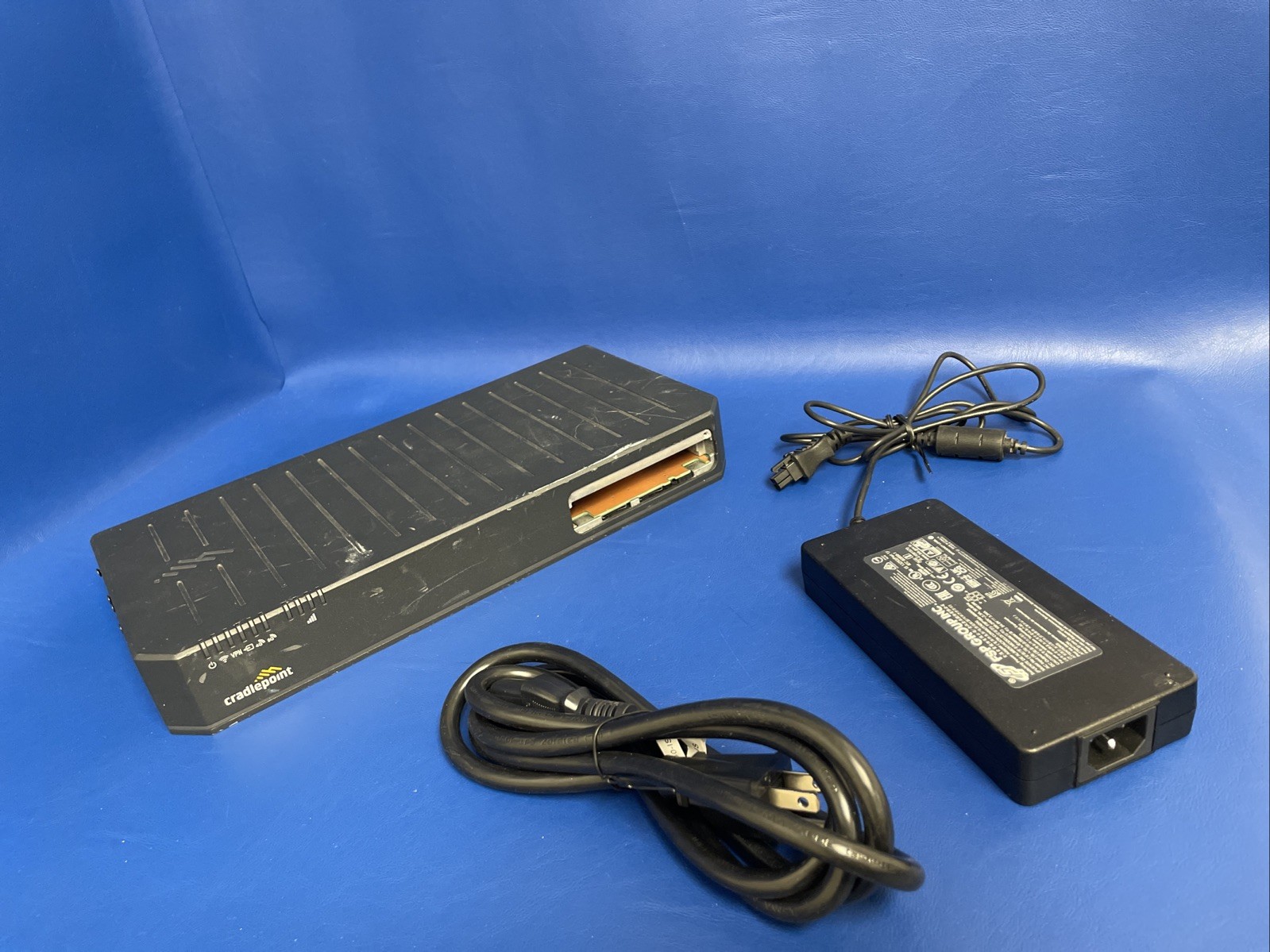 USED Cradlepoint E3000-C18B Enterprise Router /No Antennas