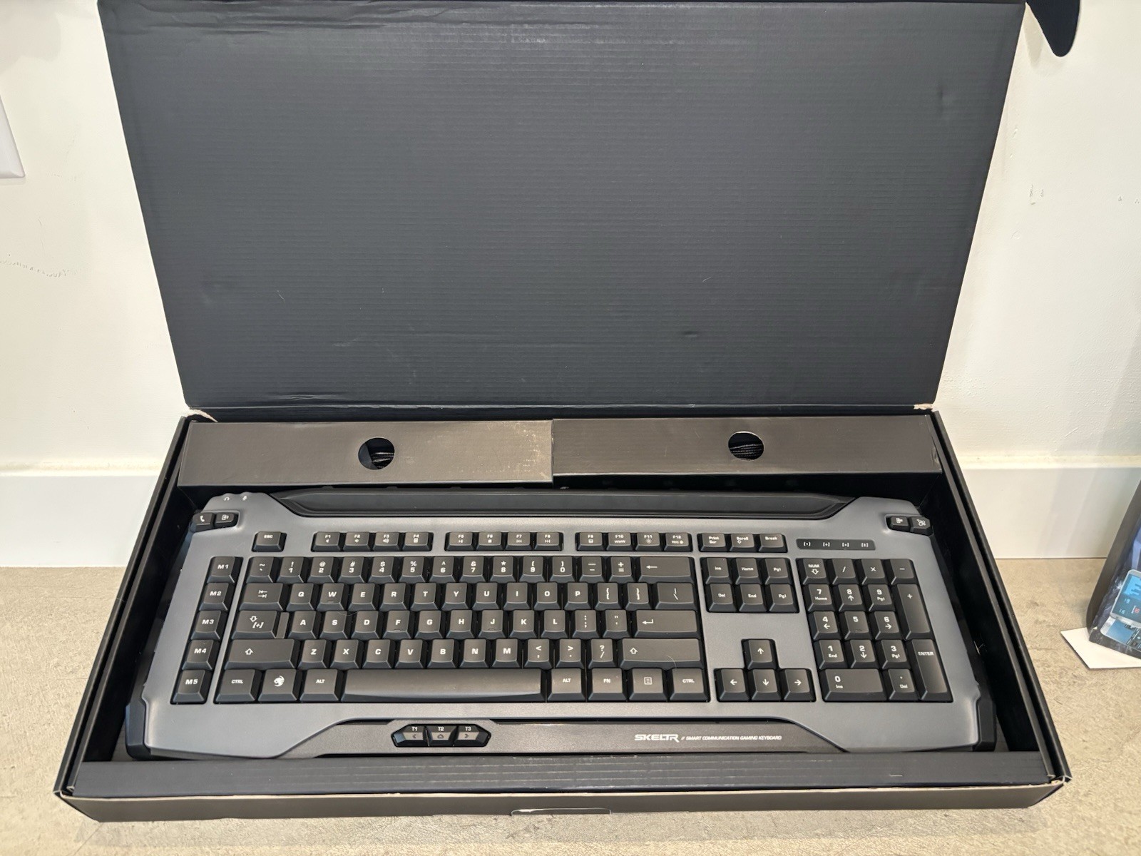 Roccat Skeltr Master Worlds Pc Keyboard And Mobile Device United