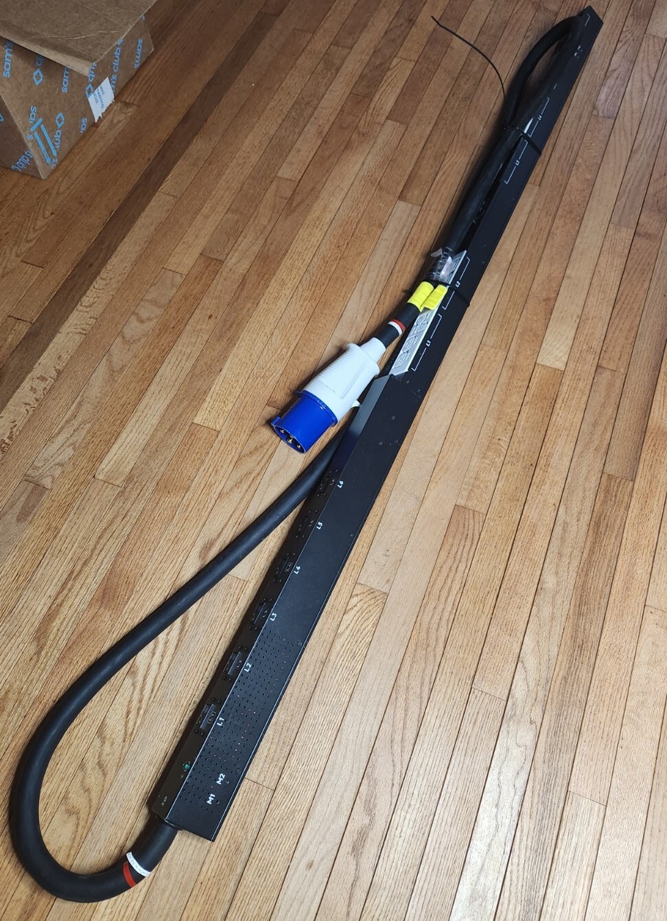 HPE G2 Metered 3Ph 17.3kVA/60309 60A 4 Wire 48A 208V Outlets 12 C13 C19 P9R86A 