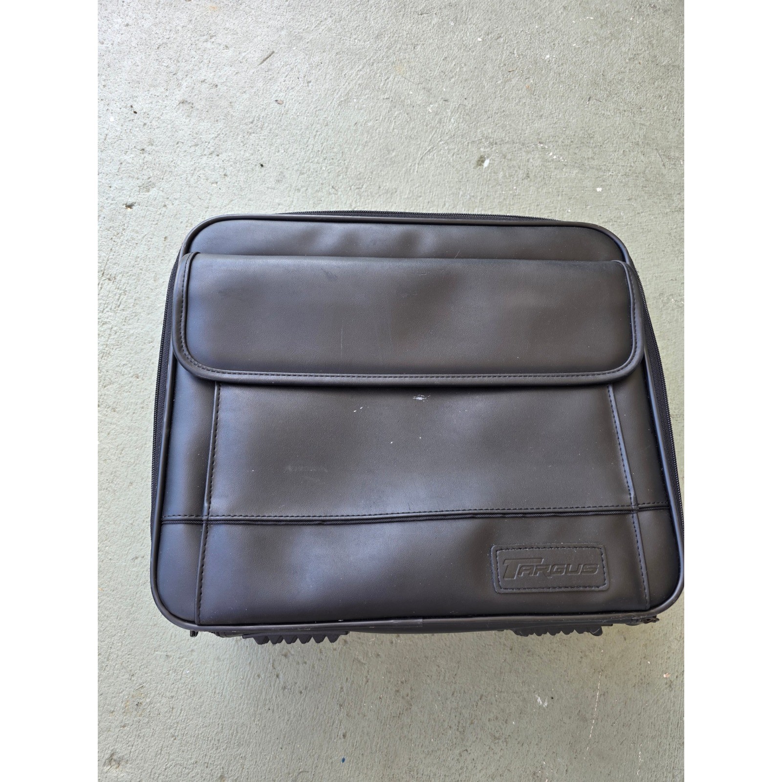 Targus Black Faux Leather Laptop Briefcase Messenger Bag Compartment 15in E3