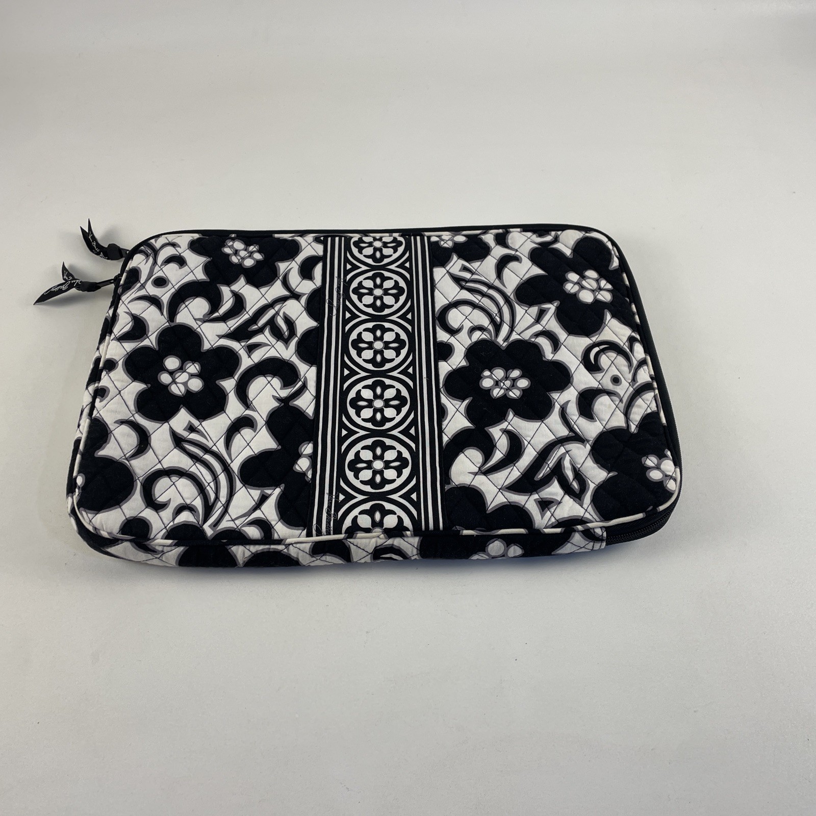 ❤️ VERA BRADLEY Night & Day 14" Laptop Sleeve Black White Floral