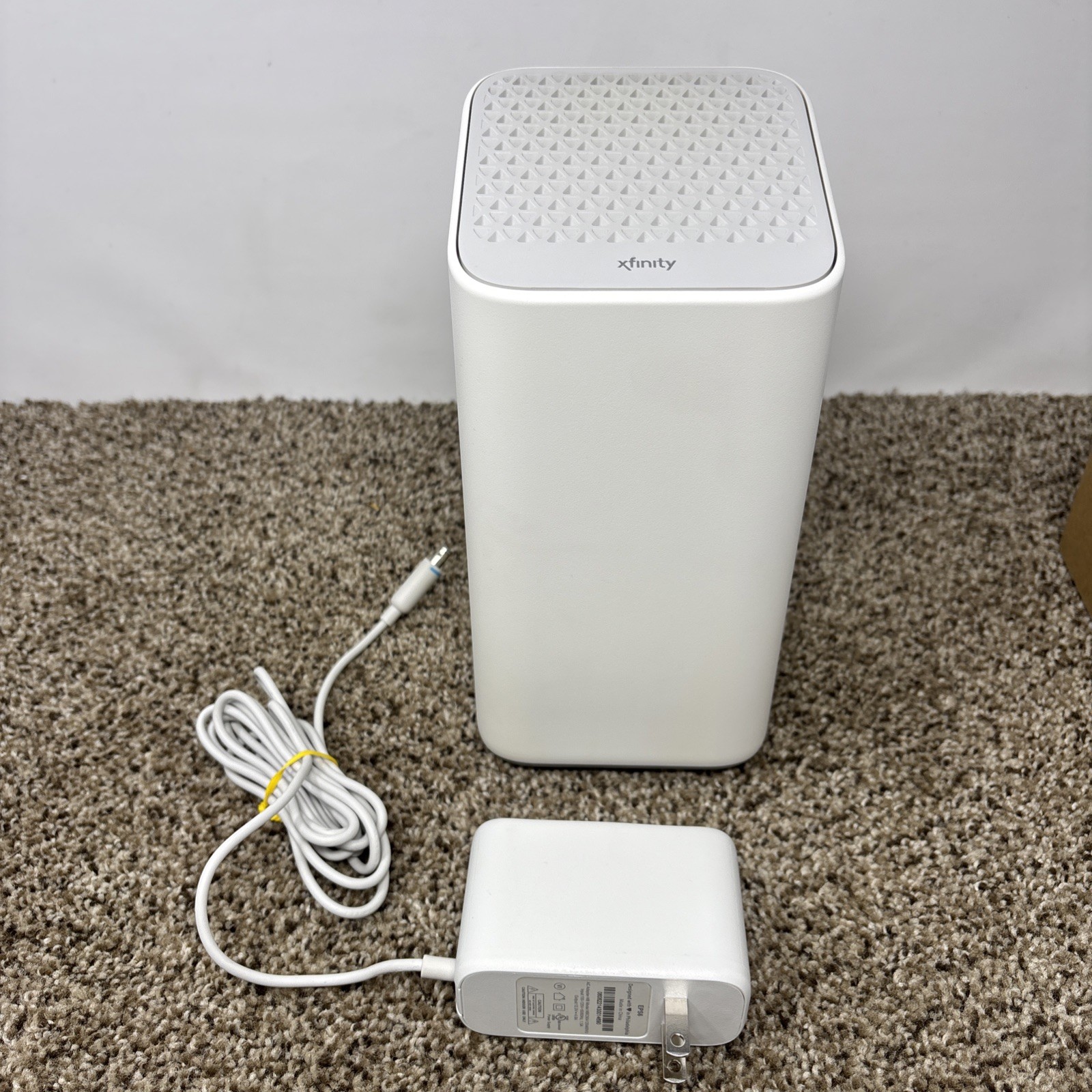 Comcast Xfinity XB7-T Modem WiFi Router W OEM Power Adapter