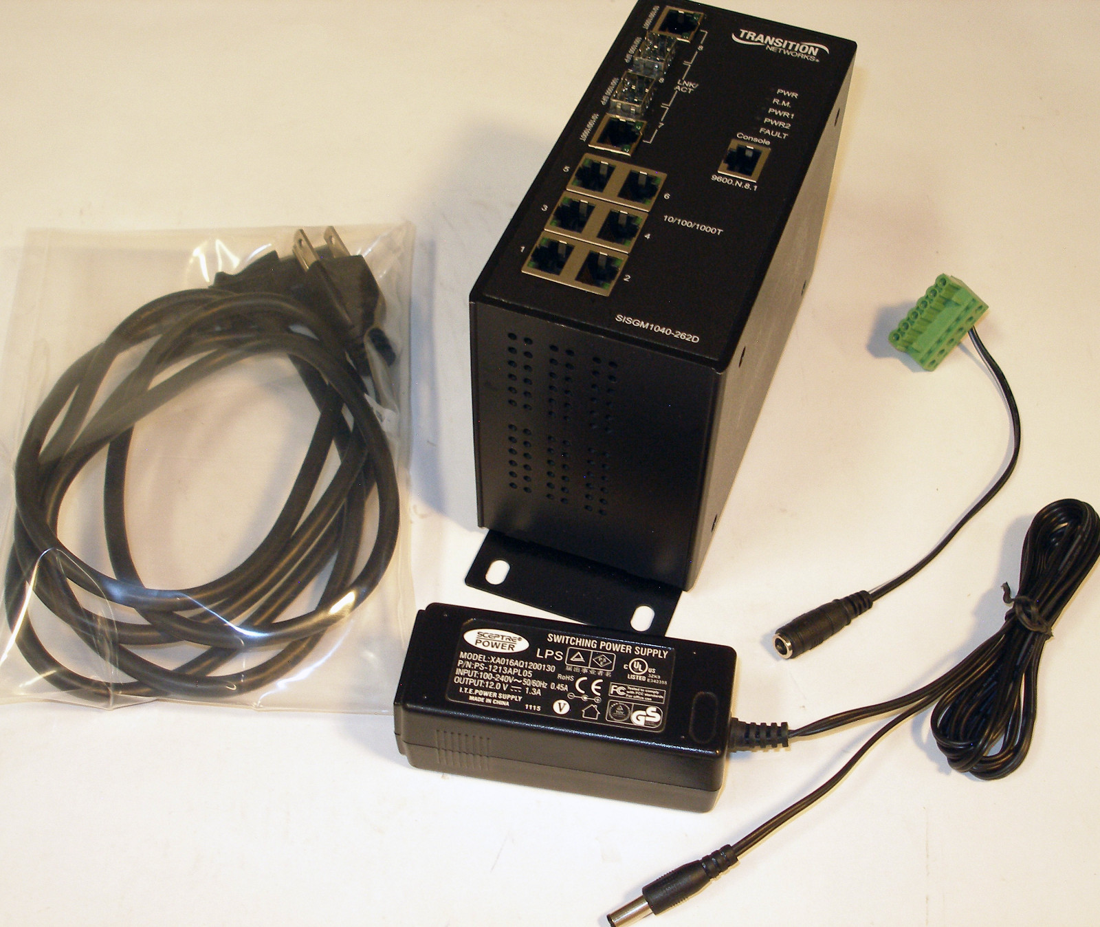 Transition SISGM1040-262D-LR Managed Hardened Gigabit Switch 8-Port 10/100/1000