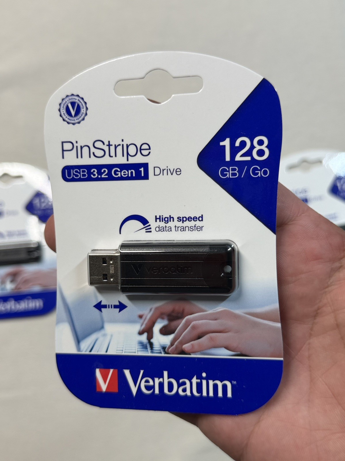 Verbatim PinStripe 128GB USB 3.0 Flash Drive 49319