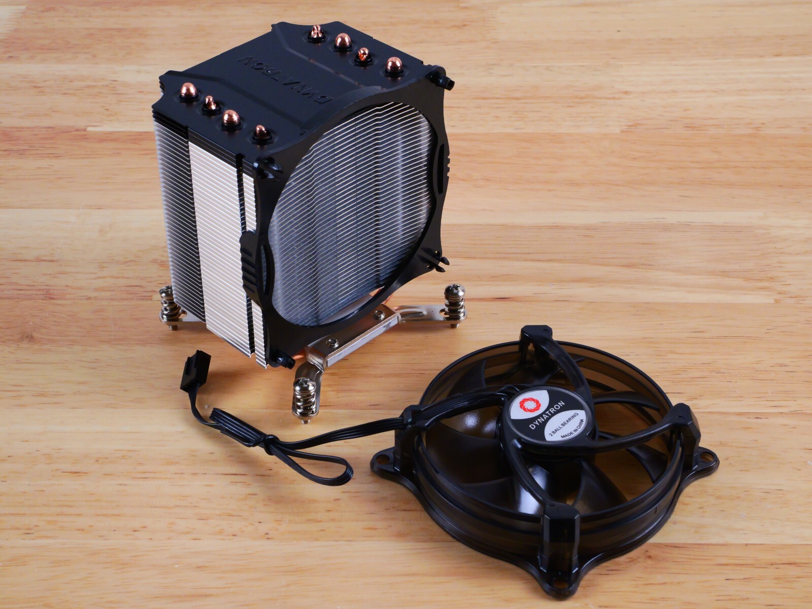 Dynatron 120147 R17 CPU cooler for 160W TDP LGA2011 Square ILM