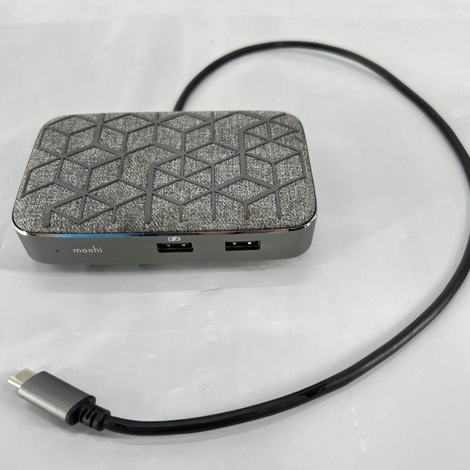 MOSHI SYMBUS Q USB Type C Docking Station - Qi Charging Pad