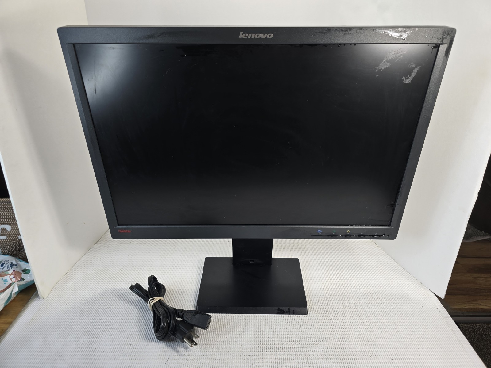 Lenovo Monitor Wide lcd Flatscreen 2240pwD L2250pwD 22"  VGA DVI 4422-HB6 