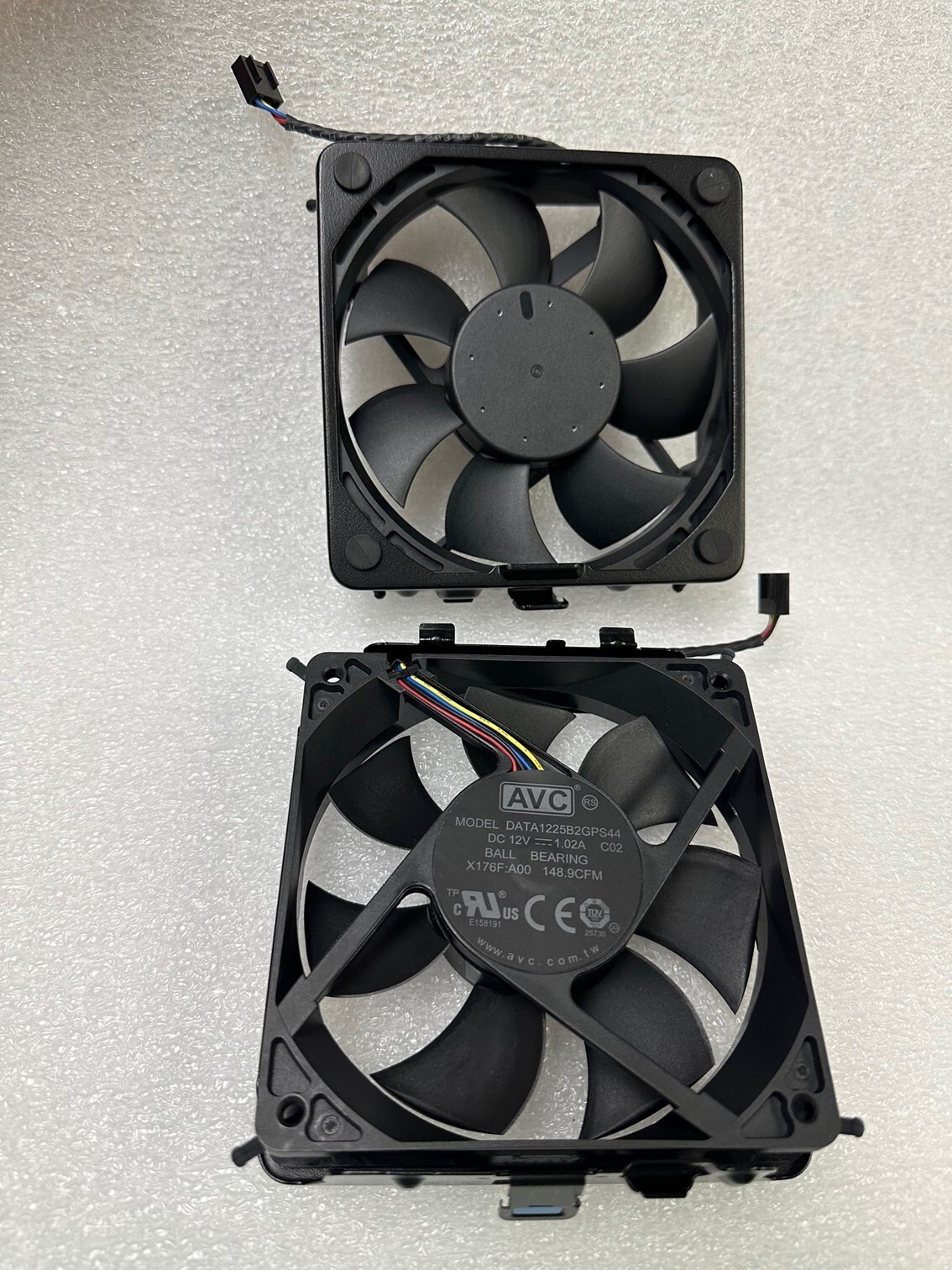 P8M35 0P8M35 NEW DELL / AVC DATA1225B2GPS44 12V 1.02A 12CM 12025 4-wire Fan