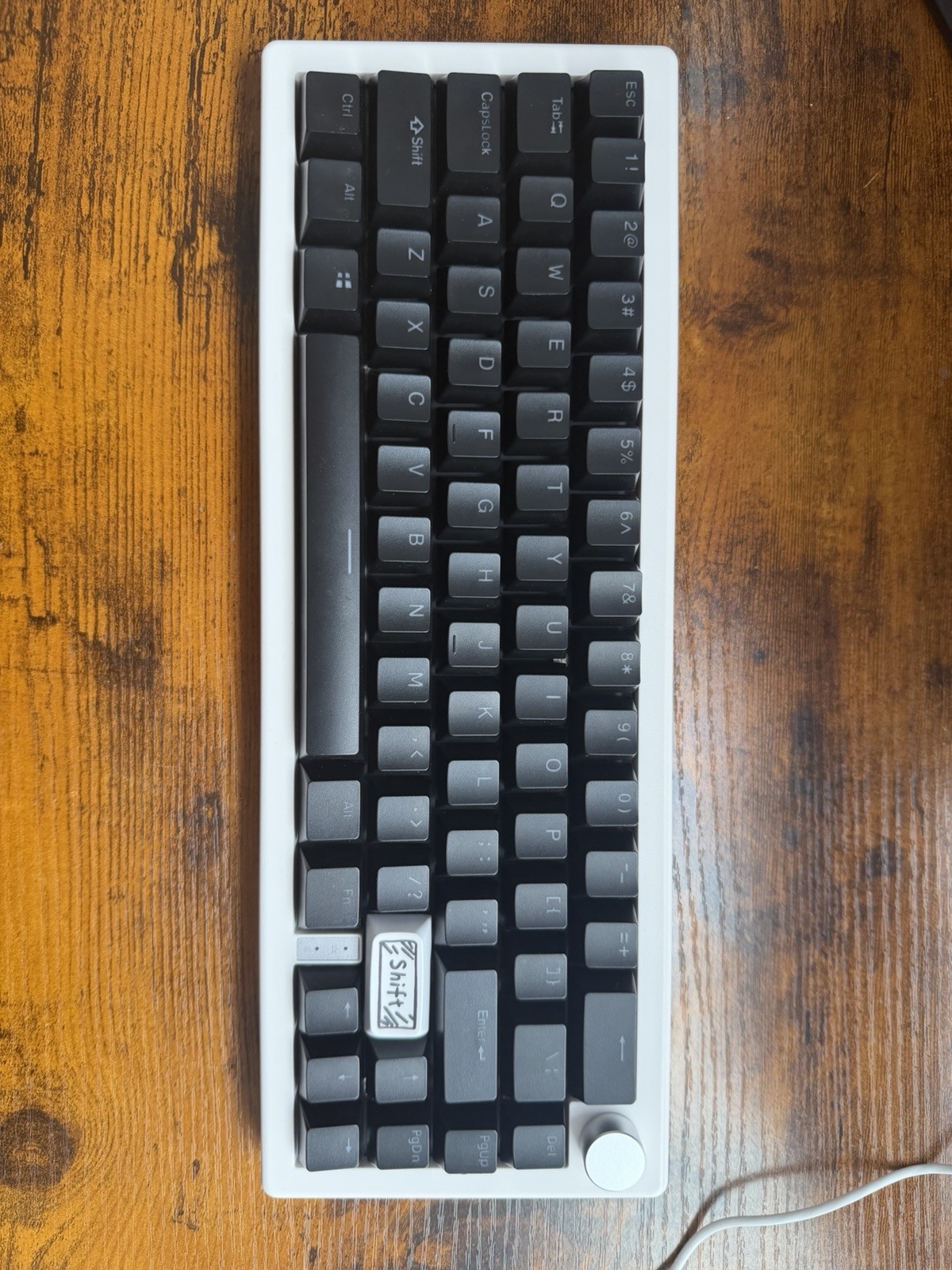 Very Creamy Custom Built Gmk67 Gaming Keyboard 65% - Prelubed