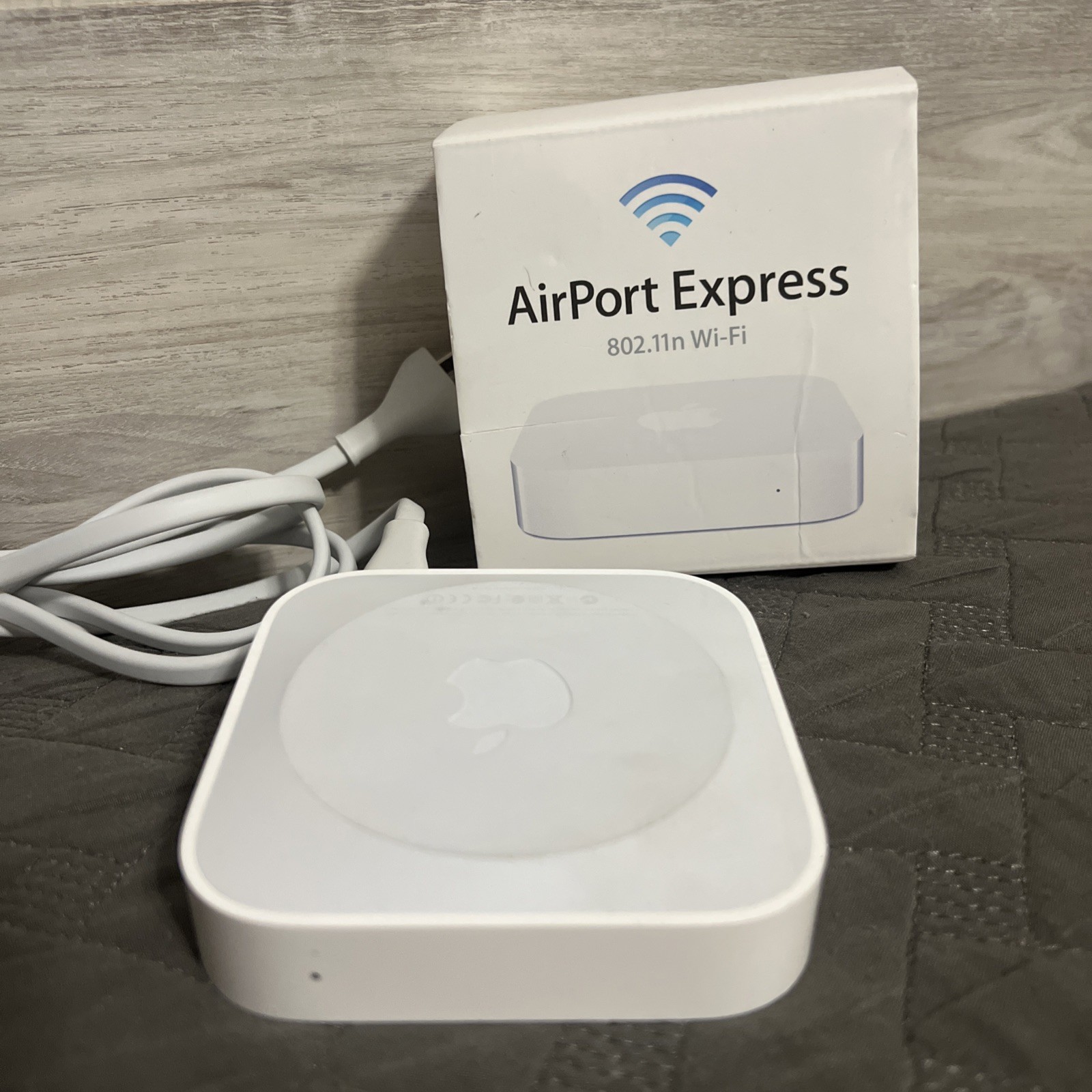 Apple AirPort Express Base Station Model A1392 With Power Cord Tested Works