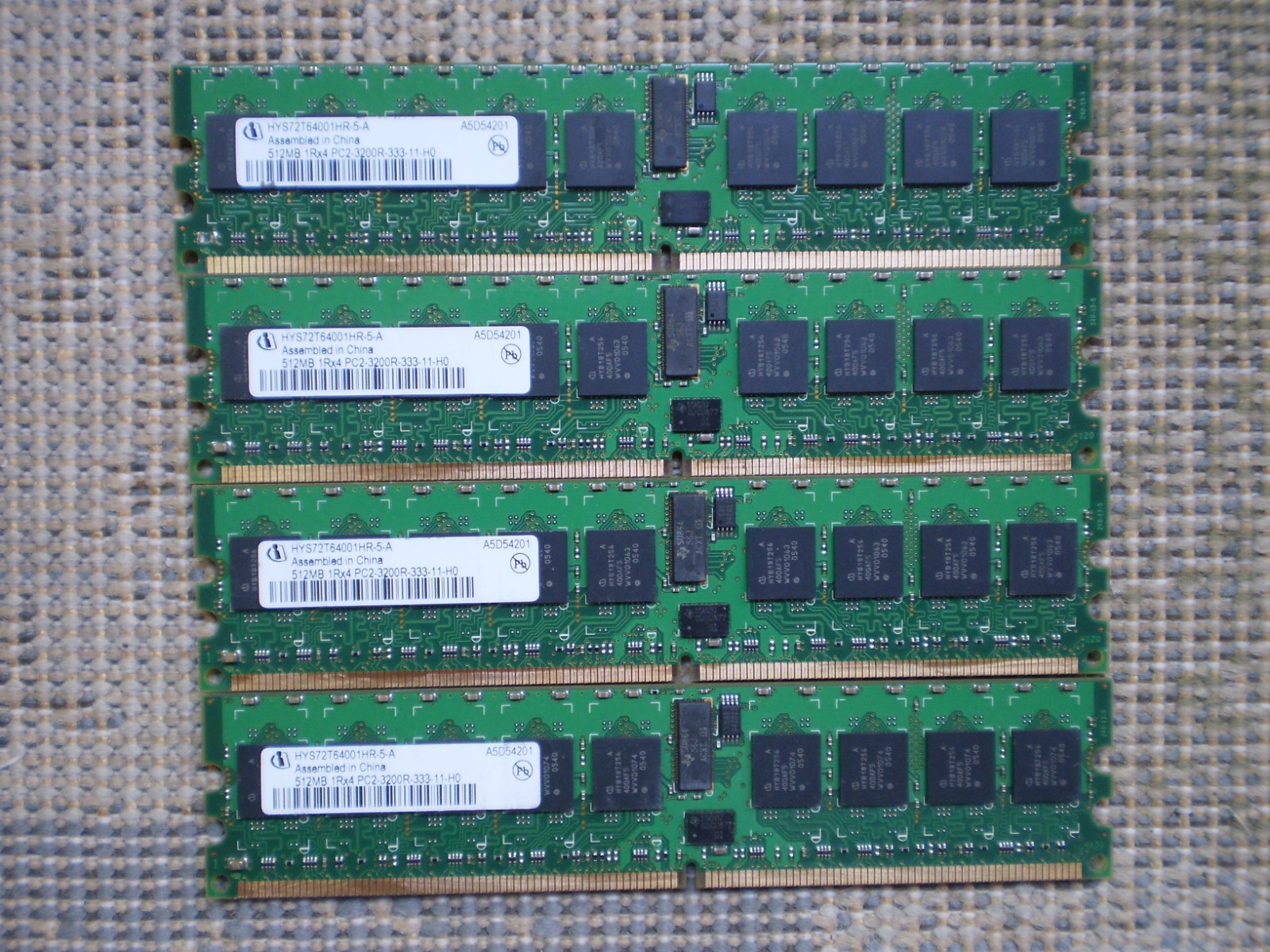 Infineon 2GB (4x512MB) 1Rx4 PC2-3200R-333-11-H0 DDR2-400 RAM HYS72T64001HR-5-A