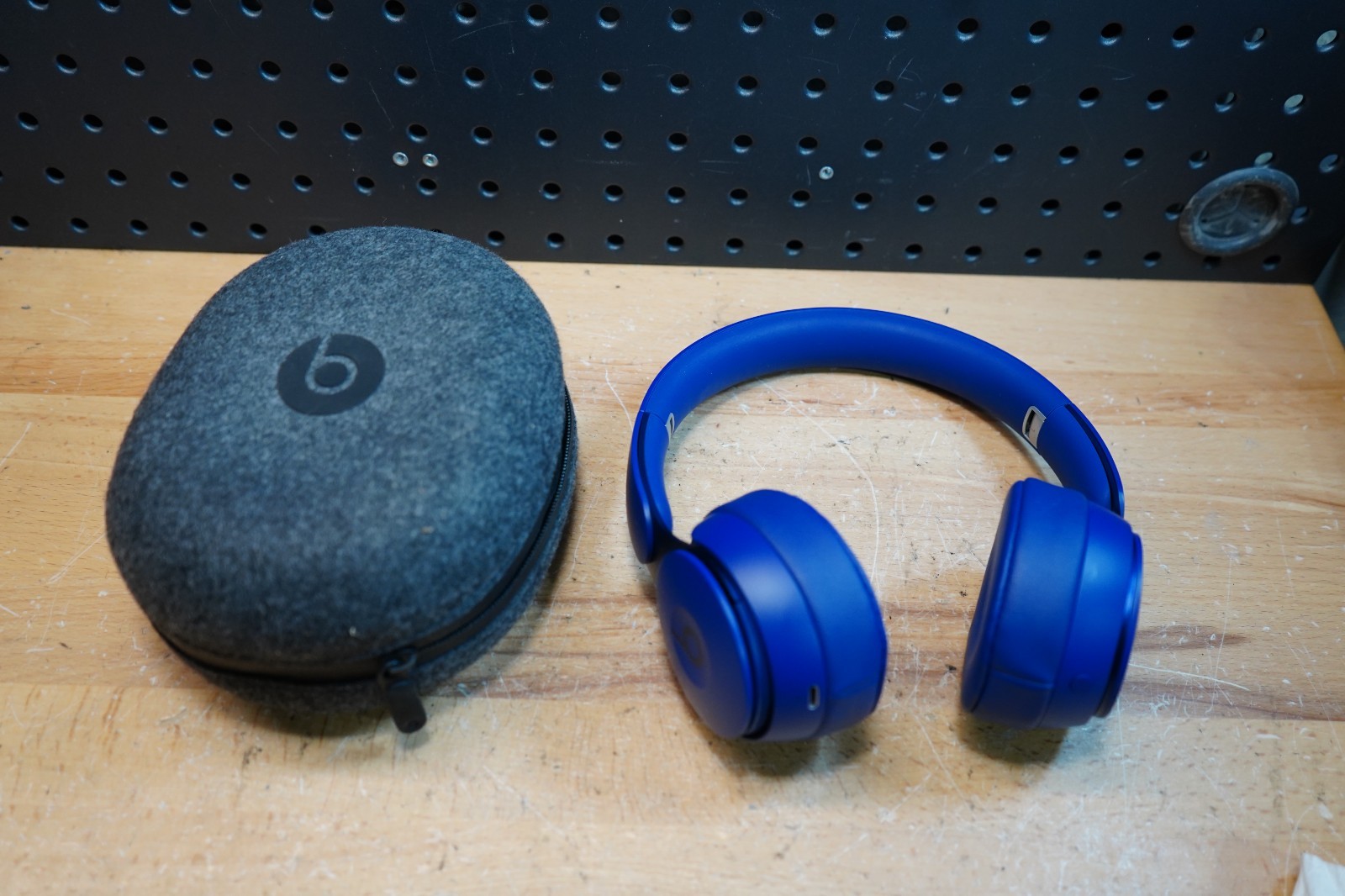 (K) Beats Solo Pro Wireless Noise Cancelling On-Ear Headphones Dark Blue w/ Case