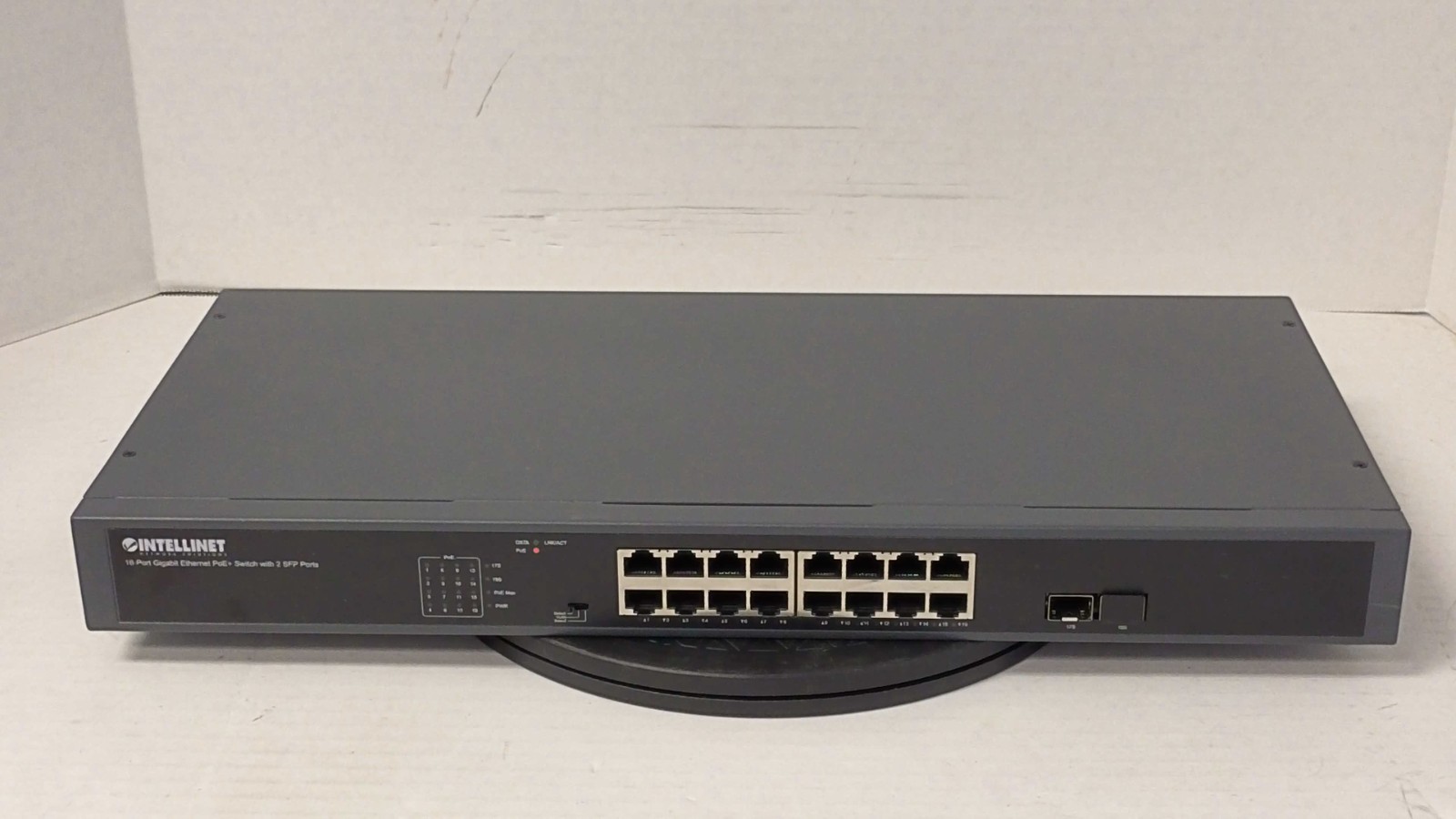 Intellinet IPS-16G02-250W 561983 16-Port Gigabit Ethernet PoE+ Switch w/2 SFP