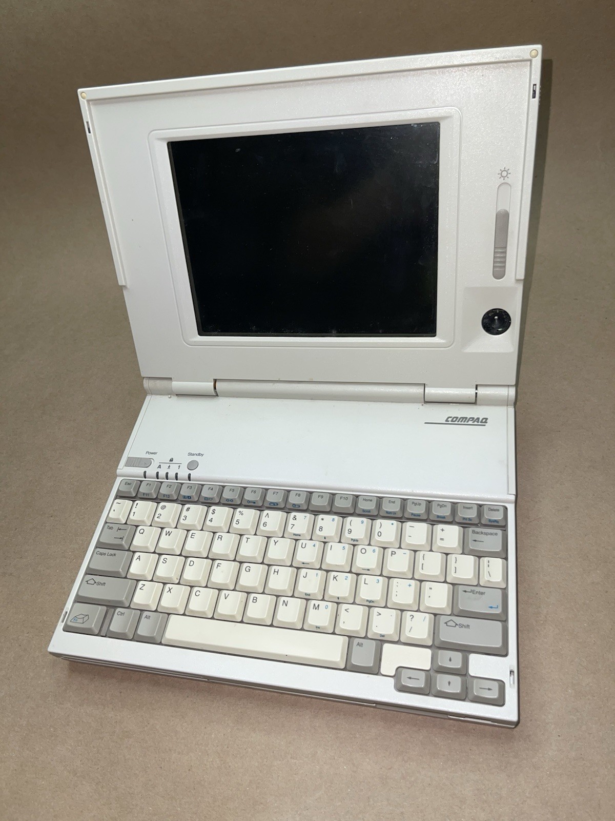 Compaq LTE Lite/25c Laptop 2810H - UNTESTED -no Charger