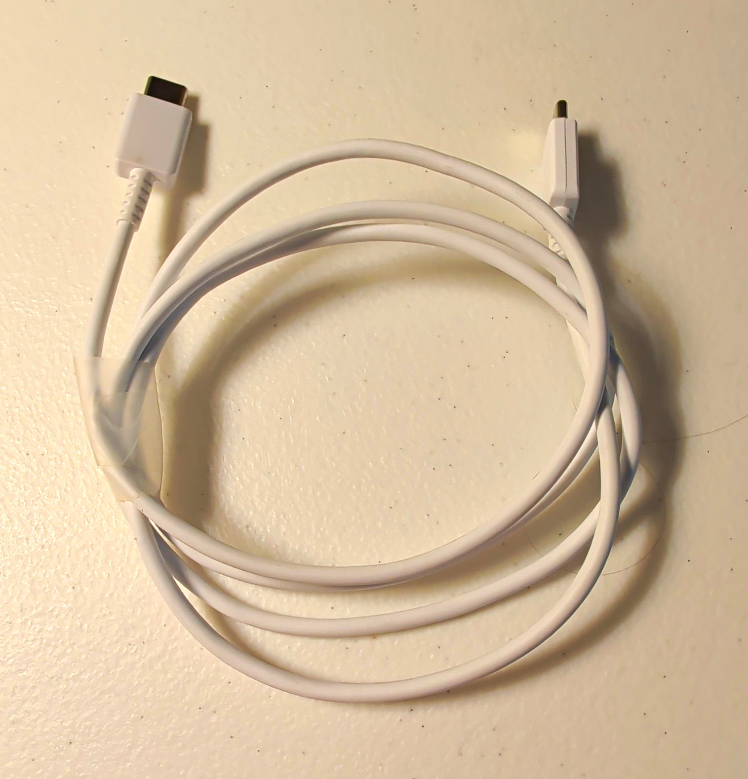 #32 USB-C to USB-C Round Cable White 1:1 5V Universal Compatibility