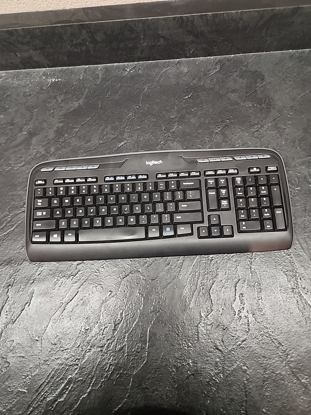 Logitech K330 Wireless Keyboard - Works
