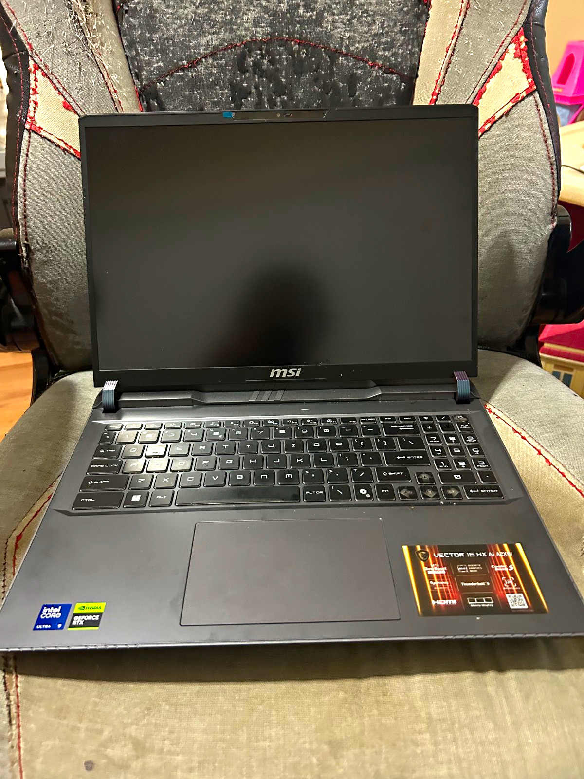 MSI Vector 16 HX AI A2XW 16" Ultra 9 32GB 1TB SSD RTX Win11 + Bag