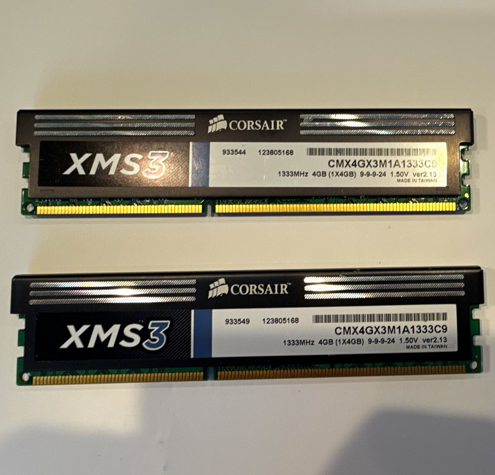 Corsair XMS3 8GB (2x4GB) DDR3 1333MHz 240-Pin DIMM RAM CMX4GX3M1A1333C9