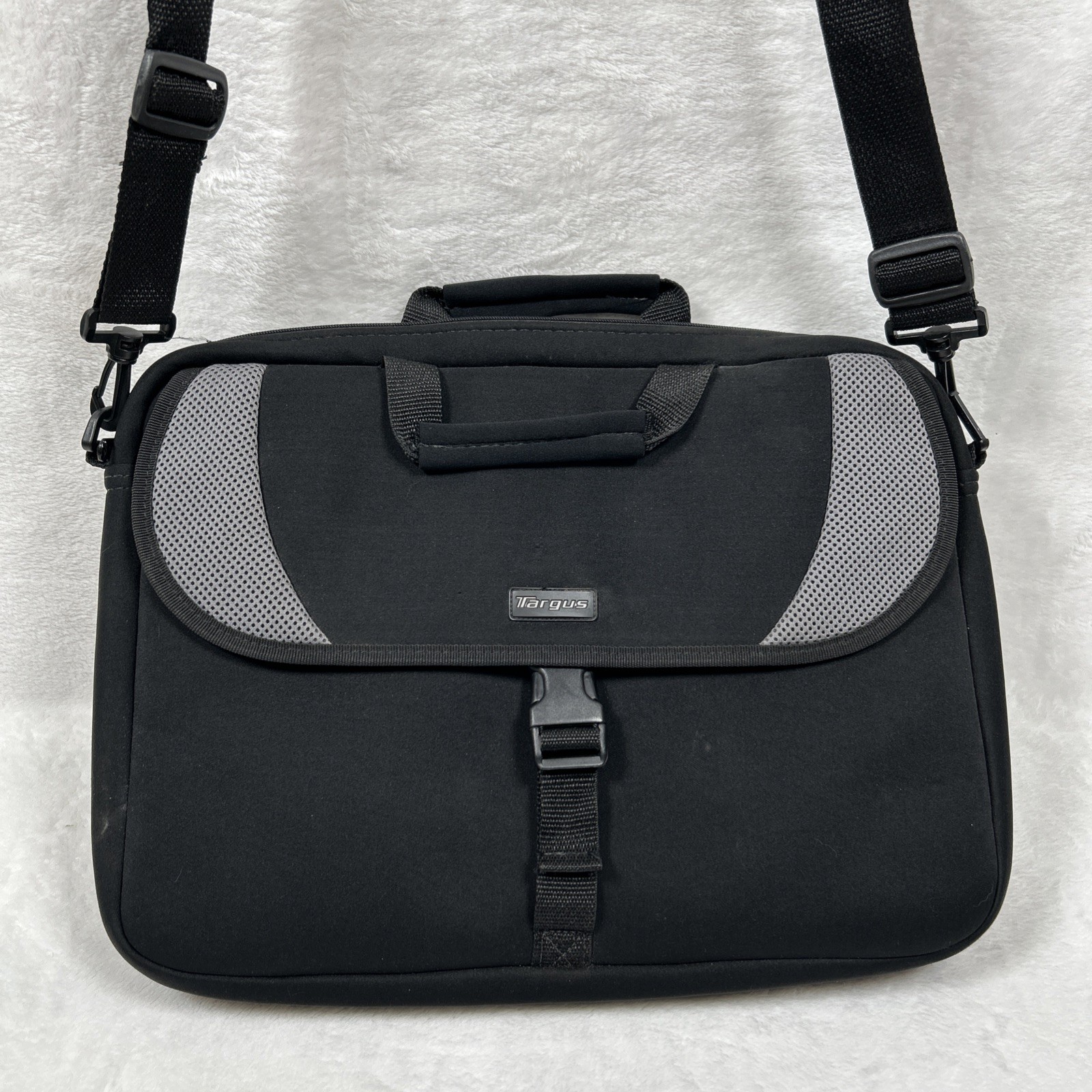 Targus Laptop Messenger Bag Black Gray CVR200-12A With Strap for 15” Laptop