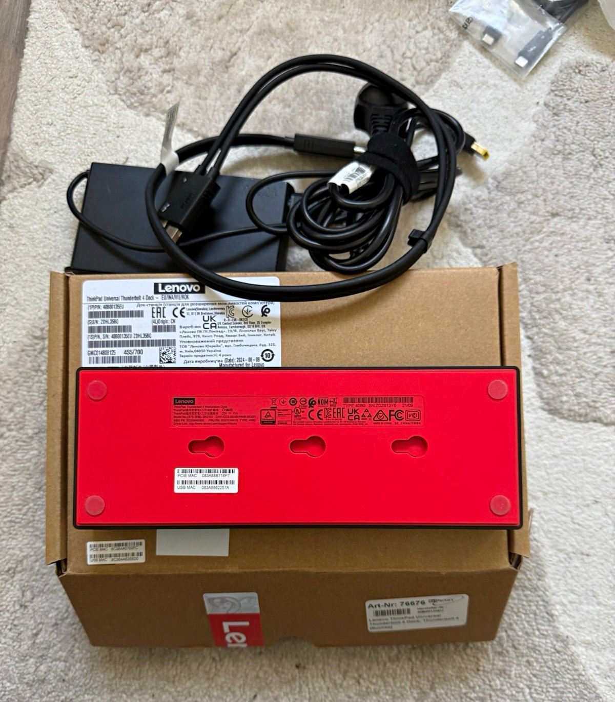 Lenovo ThinkPad Universal Thunderbolt 4 Dock 40AN0135EU w/ Power Adapter + USB-C