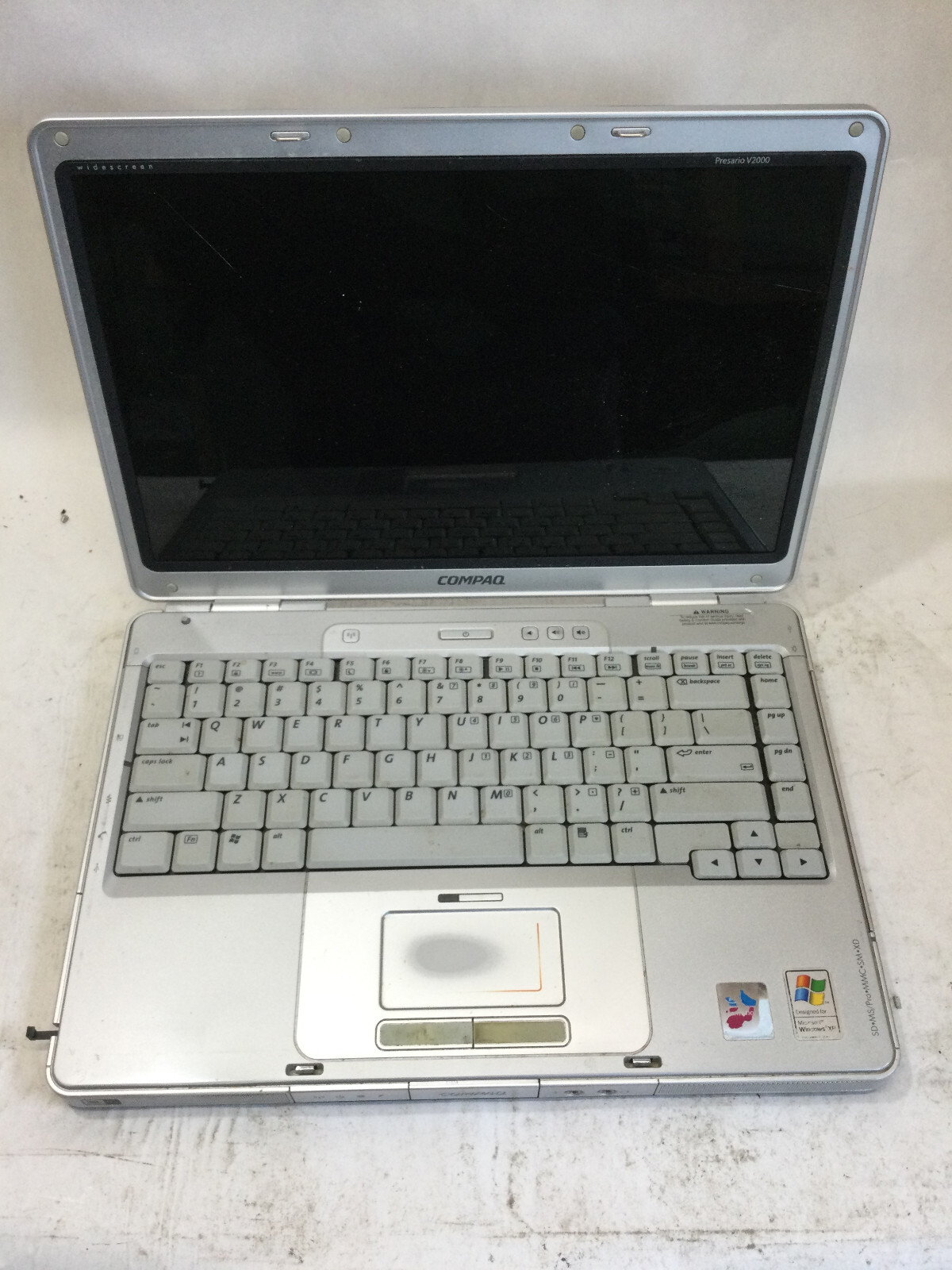 HP COMPAQ PRESARIO V2000 - FOR PARTS - INTEL CENTRINO - 256MB RAM - READ DESC-BB