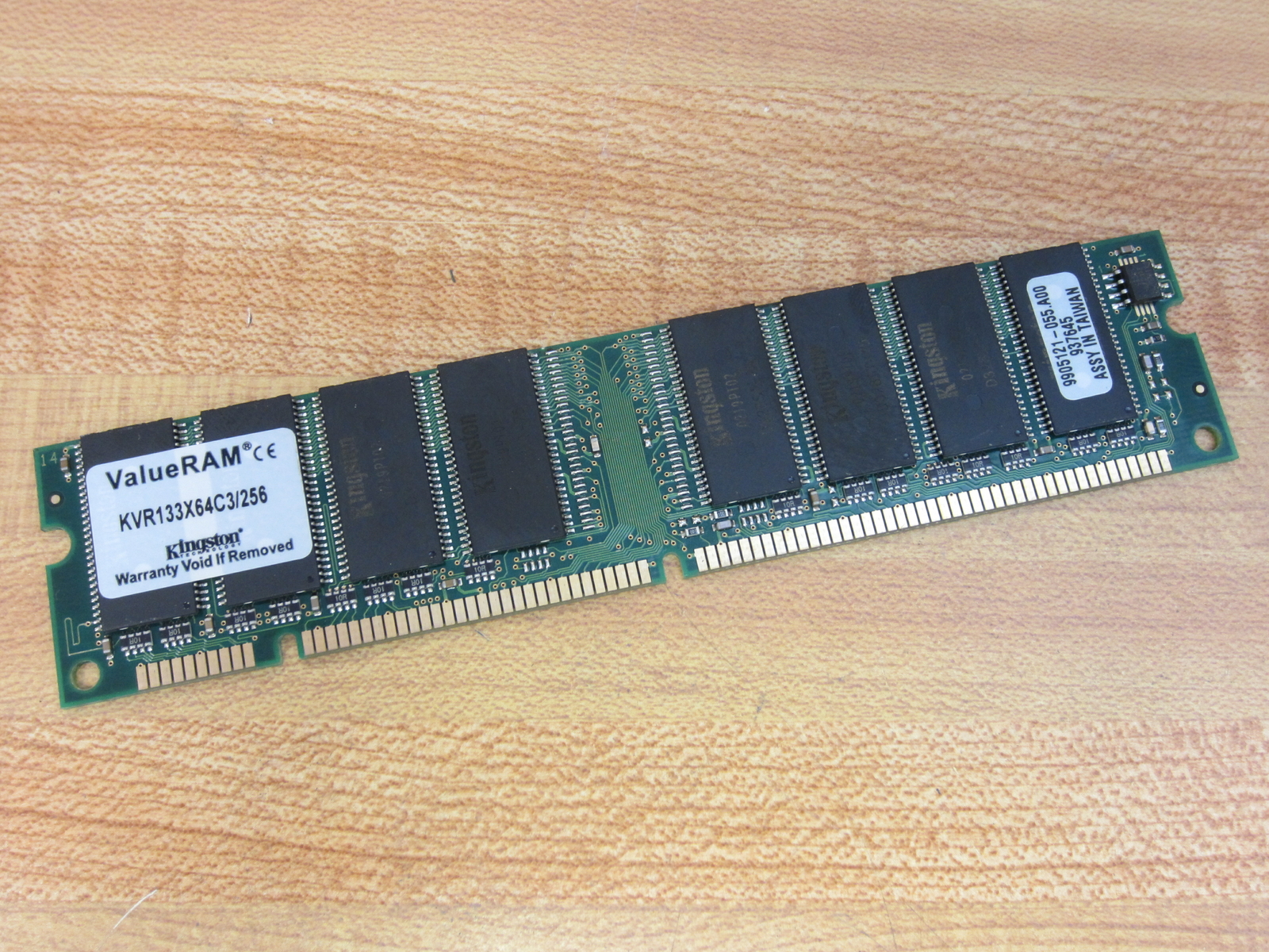 Kingston KVR133X64C3/256 ValueRAM KVR133X64C3256 9905121-055.A00