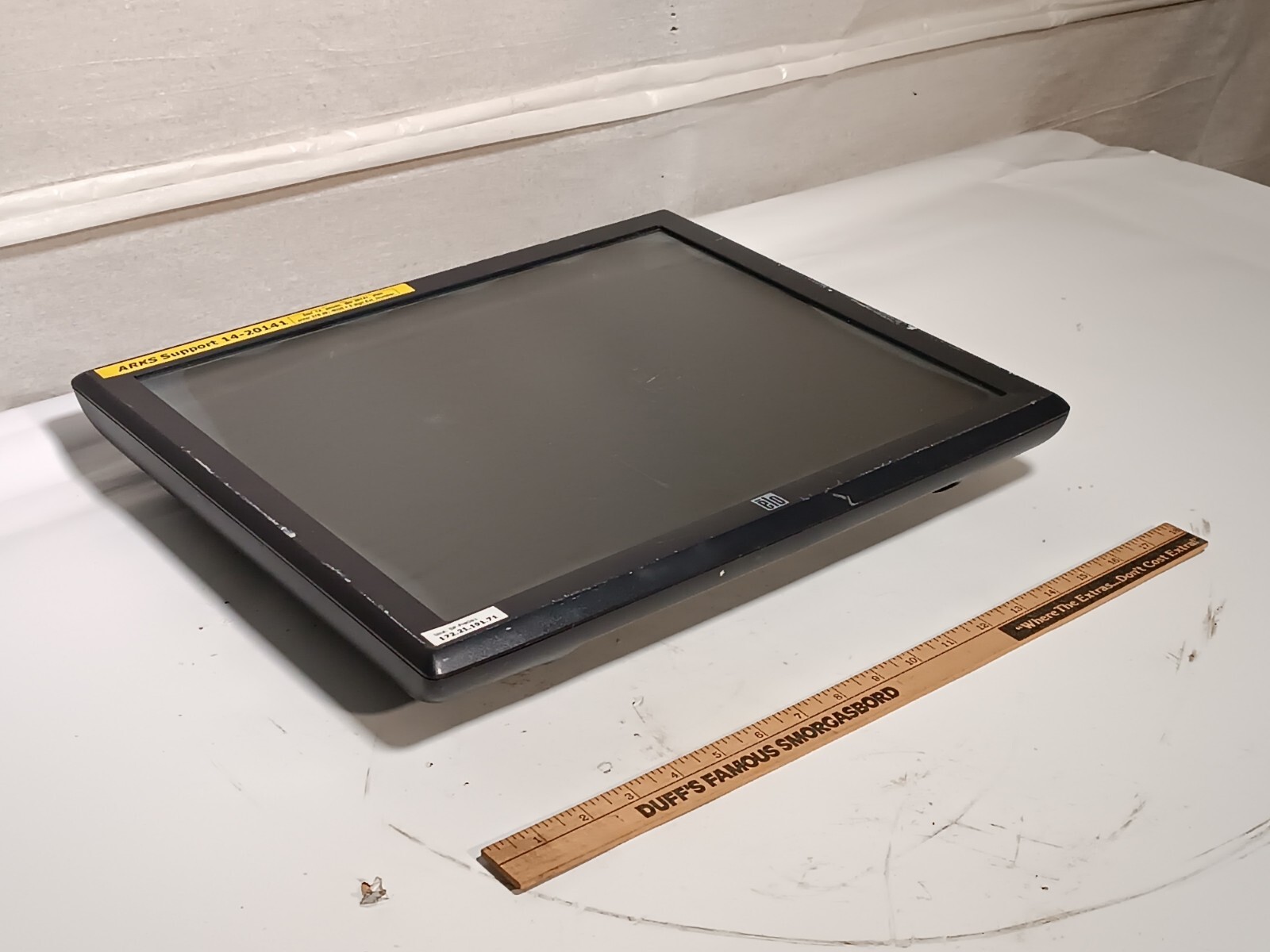 ELO TouchSystems ET1928L-8CWM-1-GY-G 19" Black Touchscreen Monitor Panel