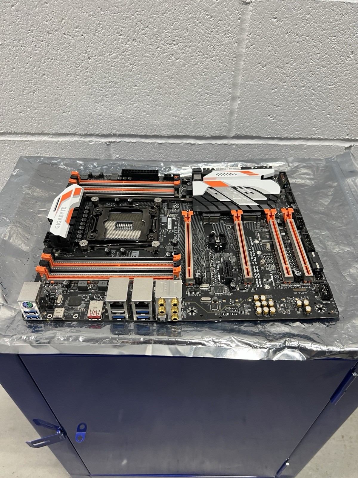 GIGABYTE GA-X99-Phoenix SLI LGA 2011-v3 Intel X99 SATA ATX Motherboard UNTESTED