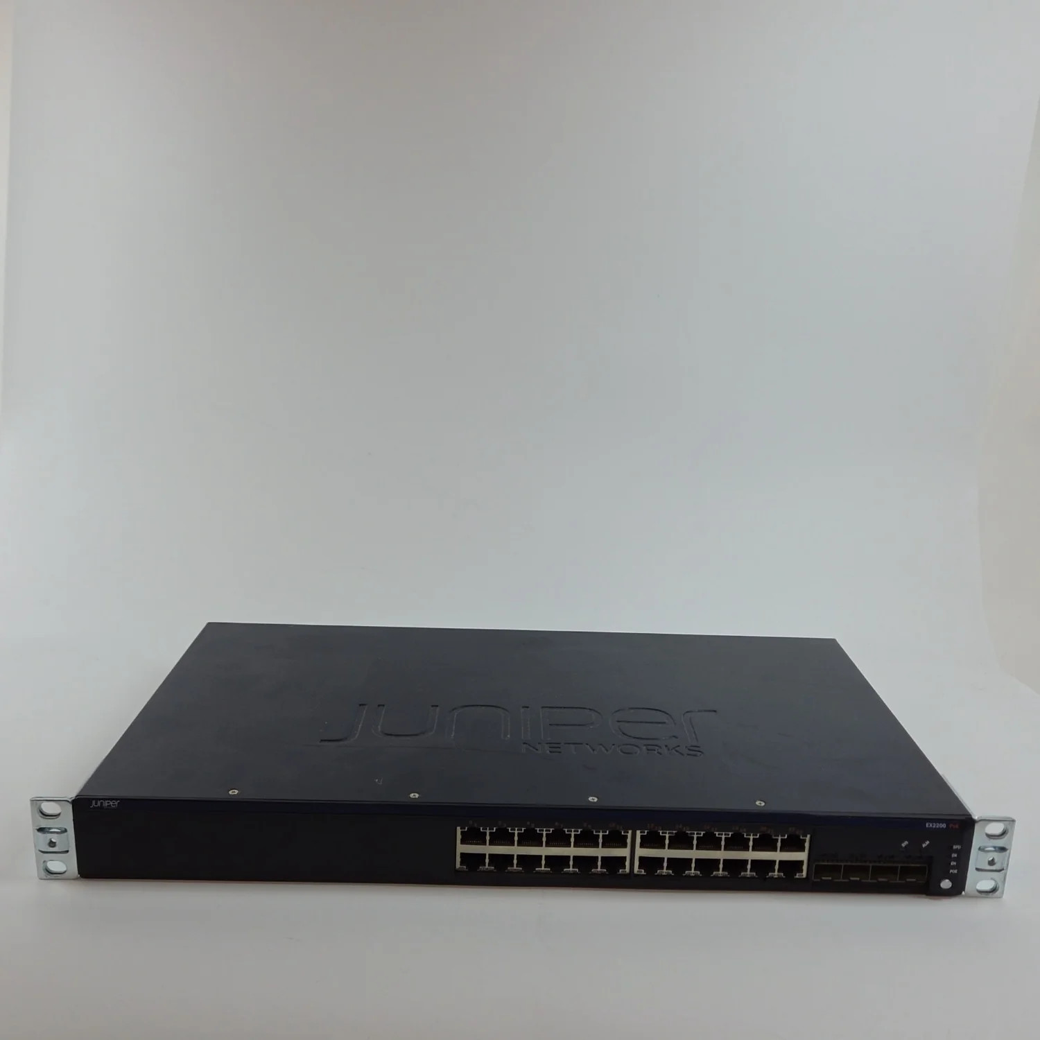 Juniper Networks EX2200 24-Port LAN Switch EX2200-24P-4G Unclaimed