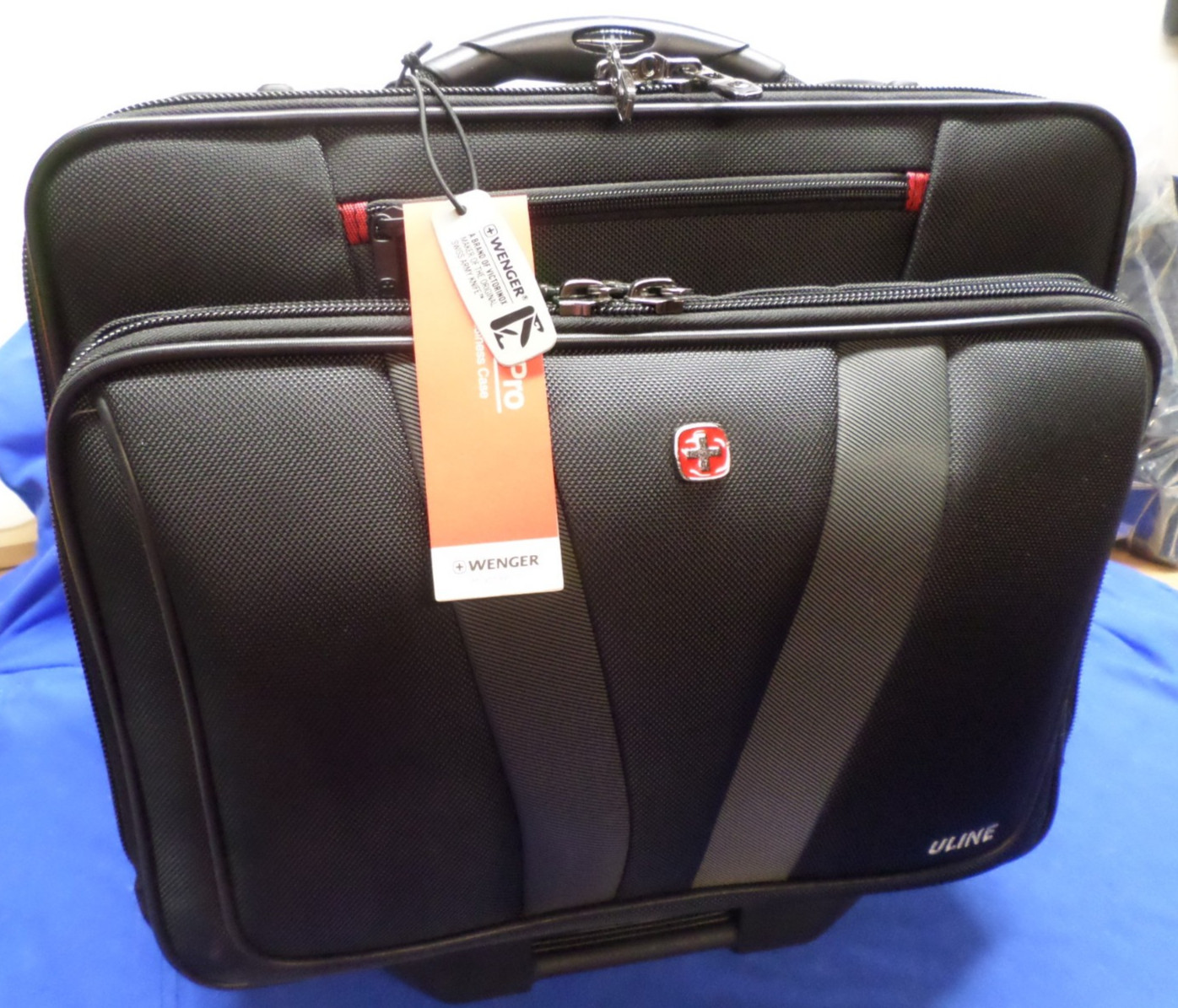 WENGER Granada Pro 16" Wheeled Business Case Laptop Bag 602684 Black